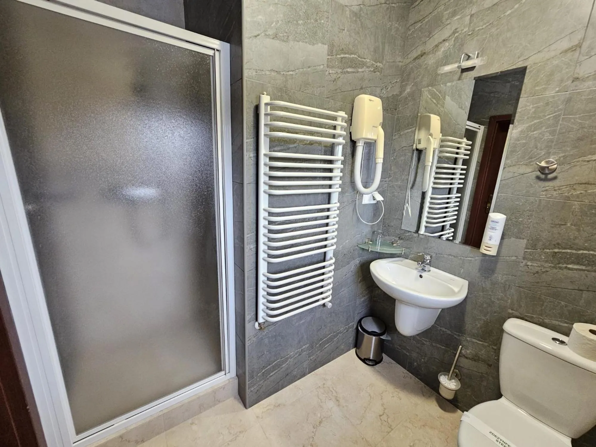 Shower in Hotel Imperial