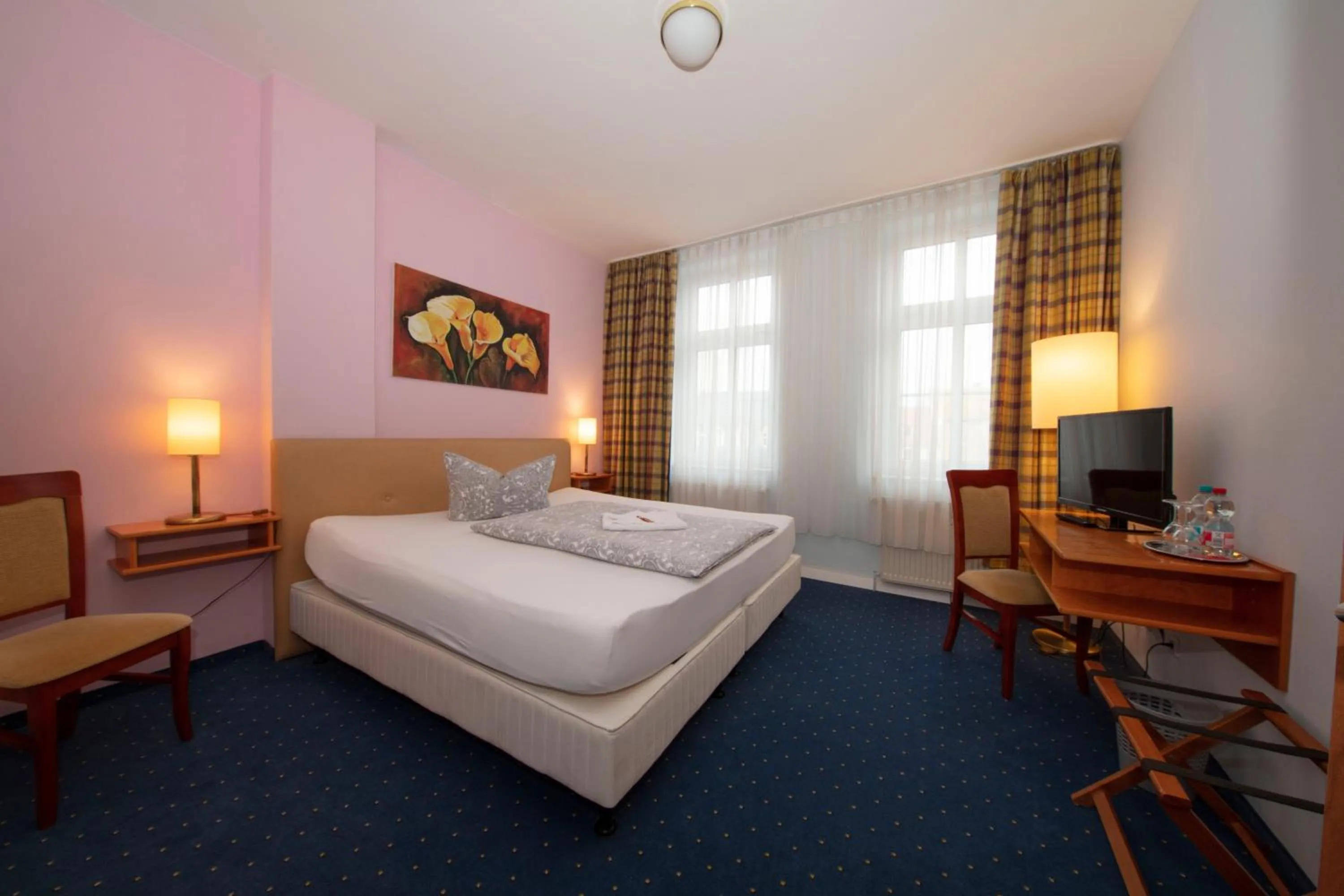 Photo of the whole room, Bed in Hotel Maximilian