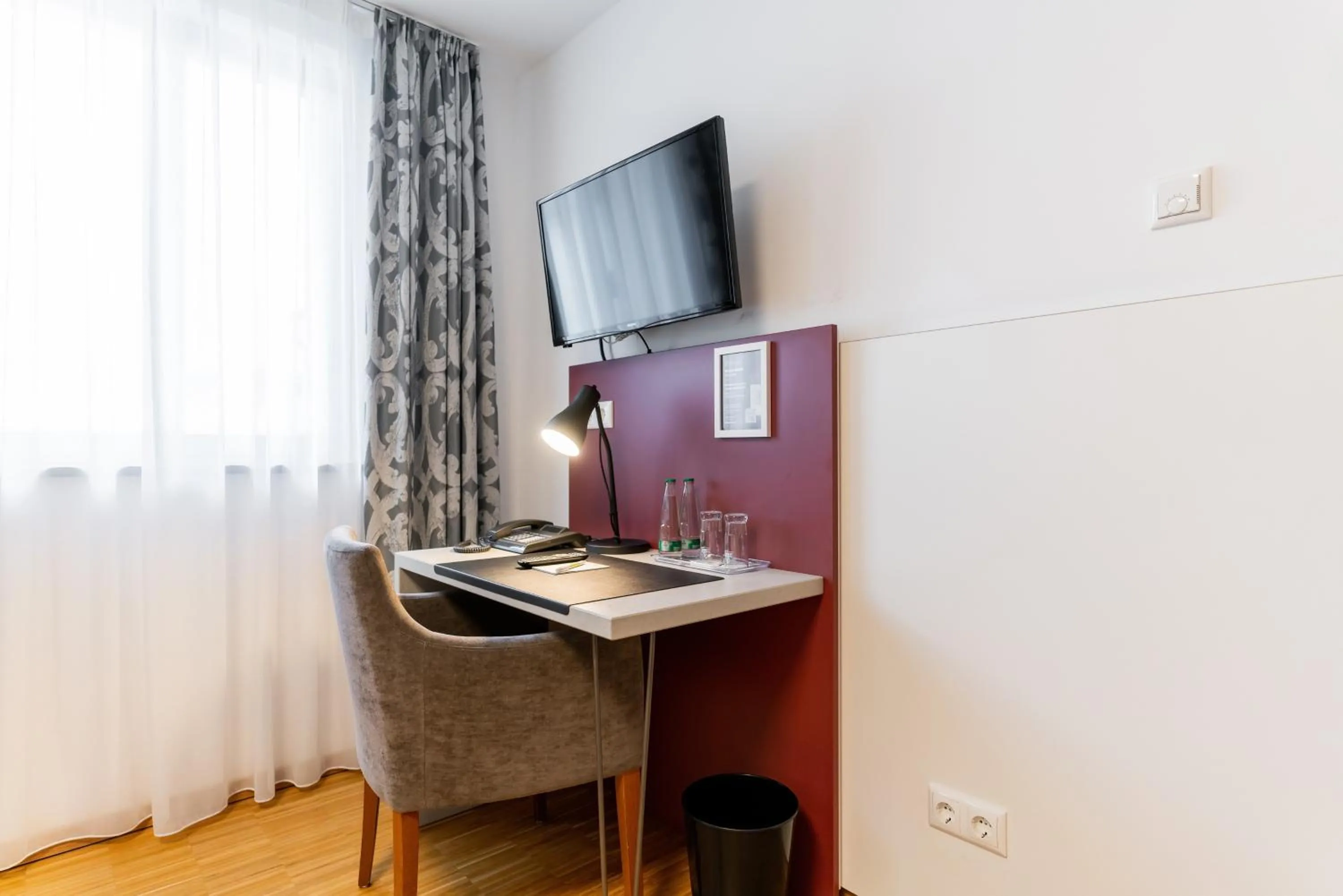 TV and multimedia in Altstadthotel Grauer Wolf