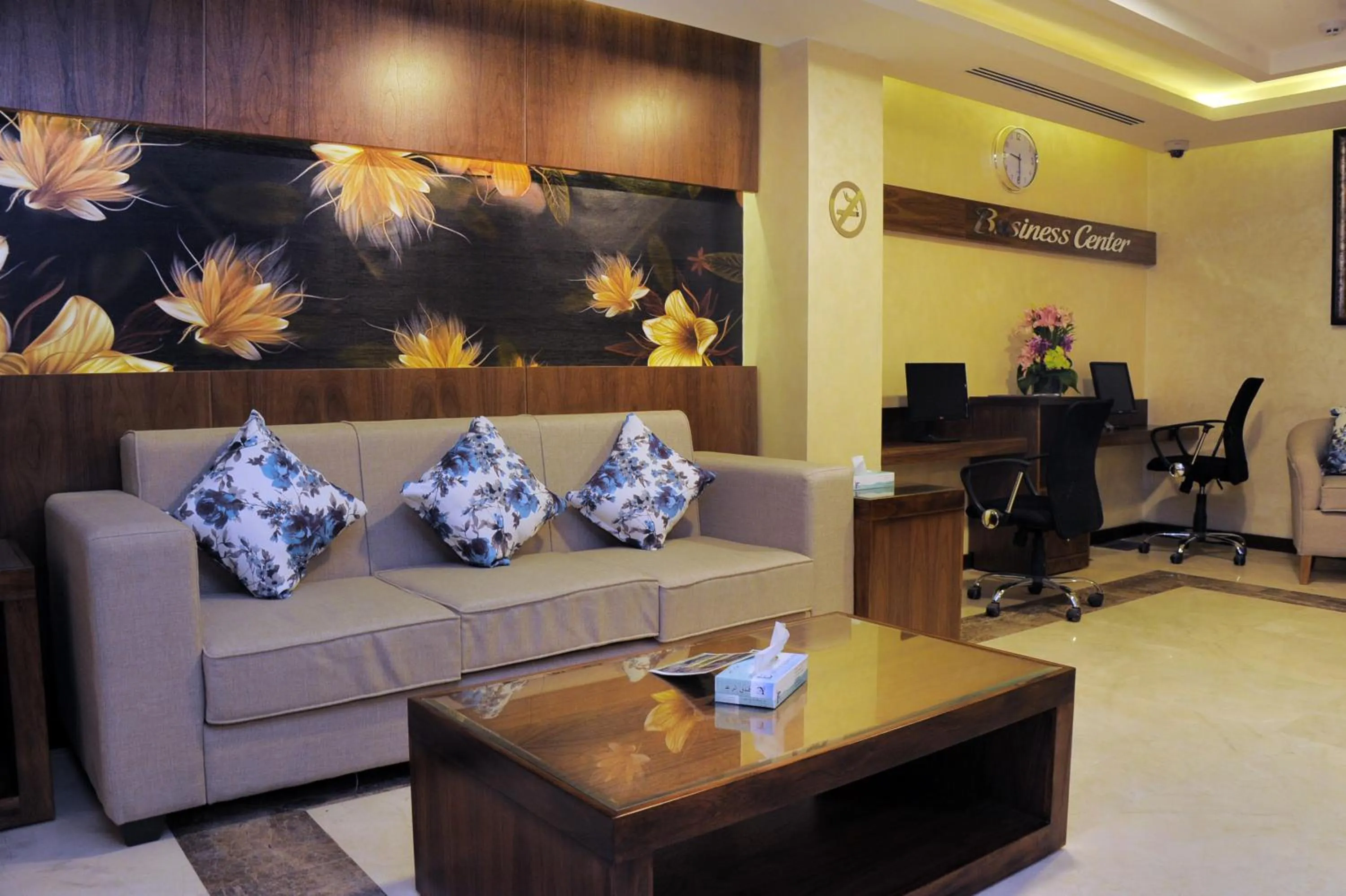 Lobby or reception in Al Raad Hotel