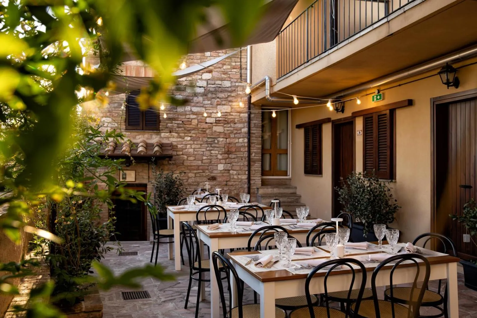 Patio in Hotel Posta Panoramic Assisi