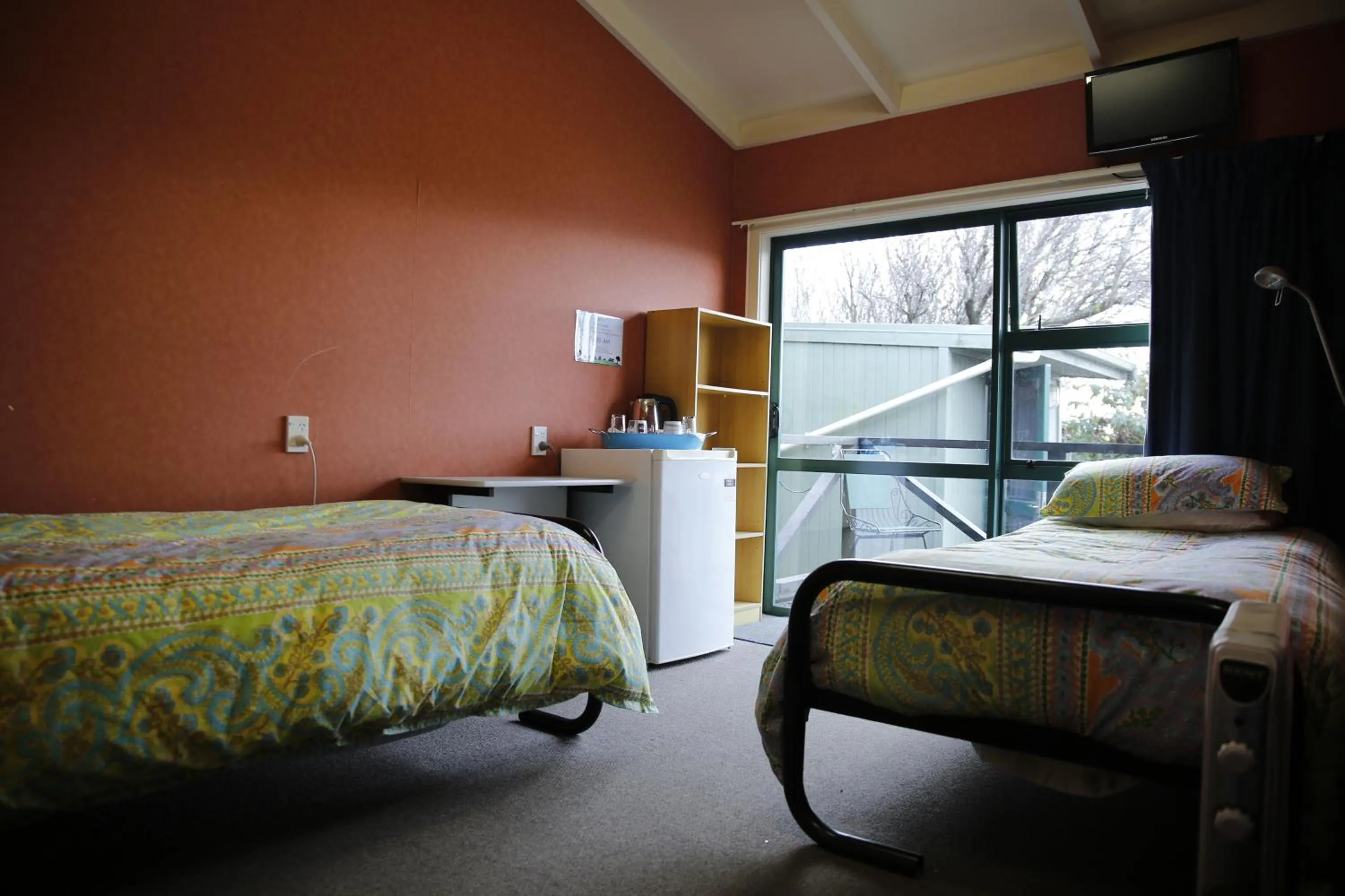 Shower, Bed in Central City Camping Park