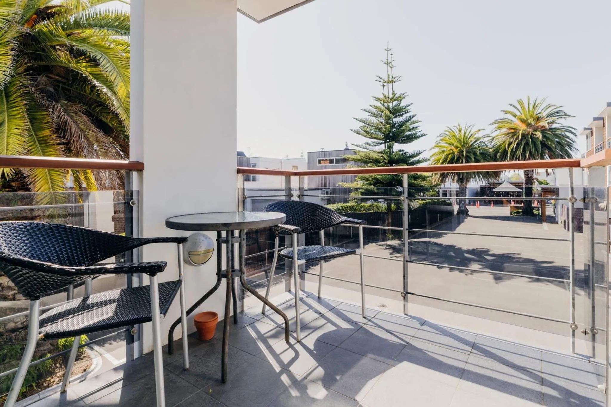Balcony/Terrace in Sumner Bay Motel