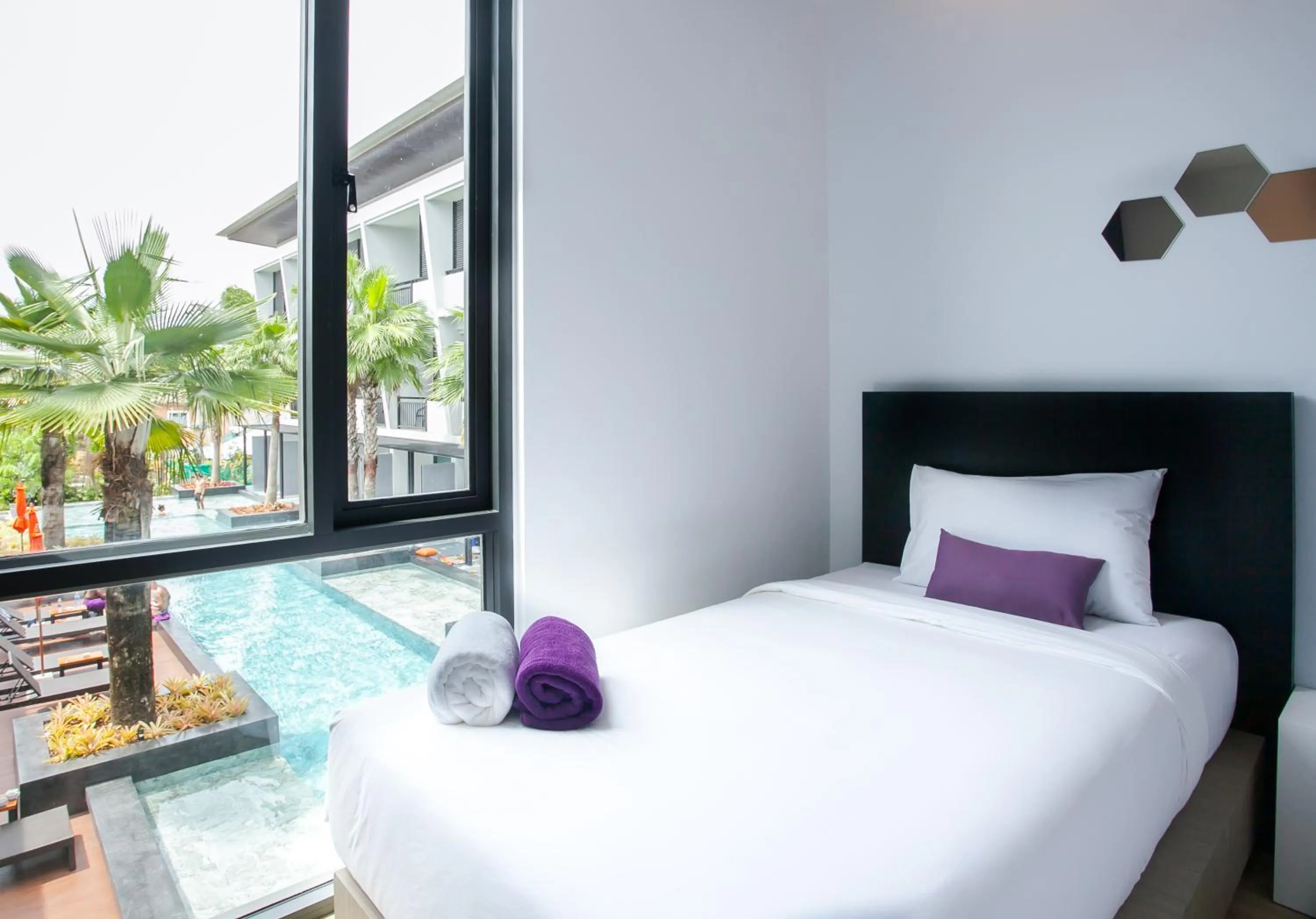 Bed in Chaweng Villawee Hotel