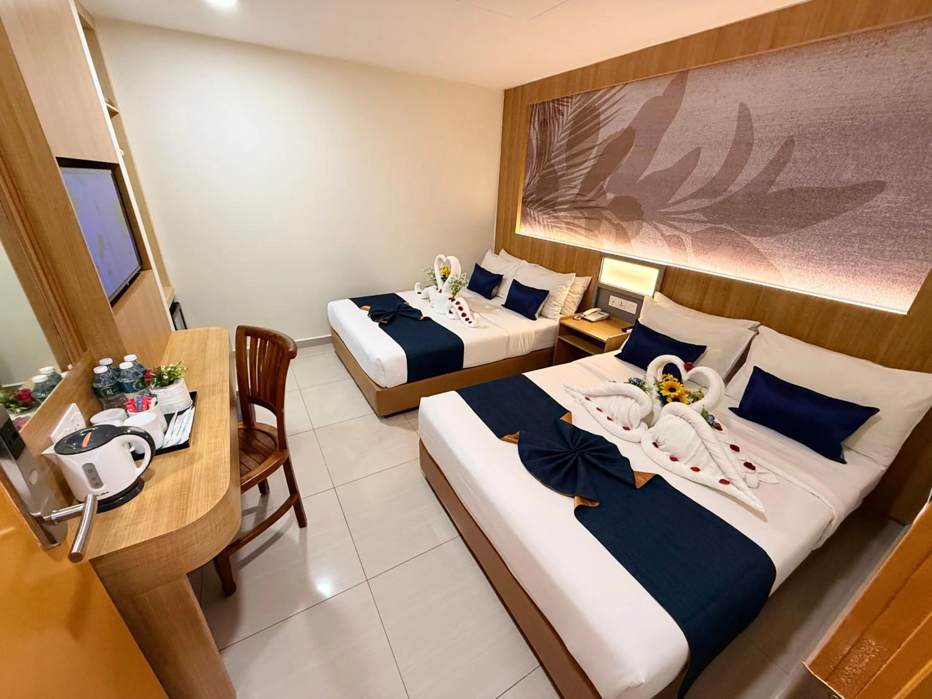 Bedroom, Bed in City Central Hotel