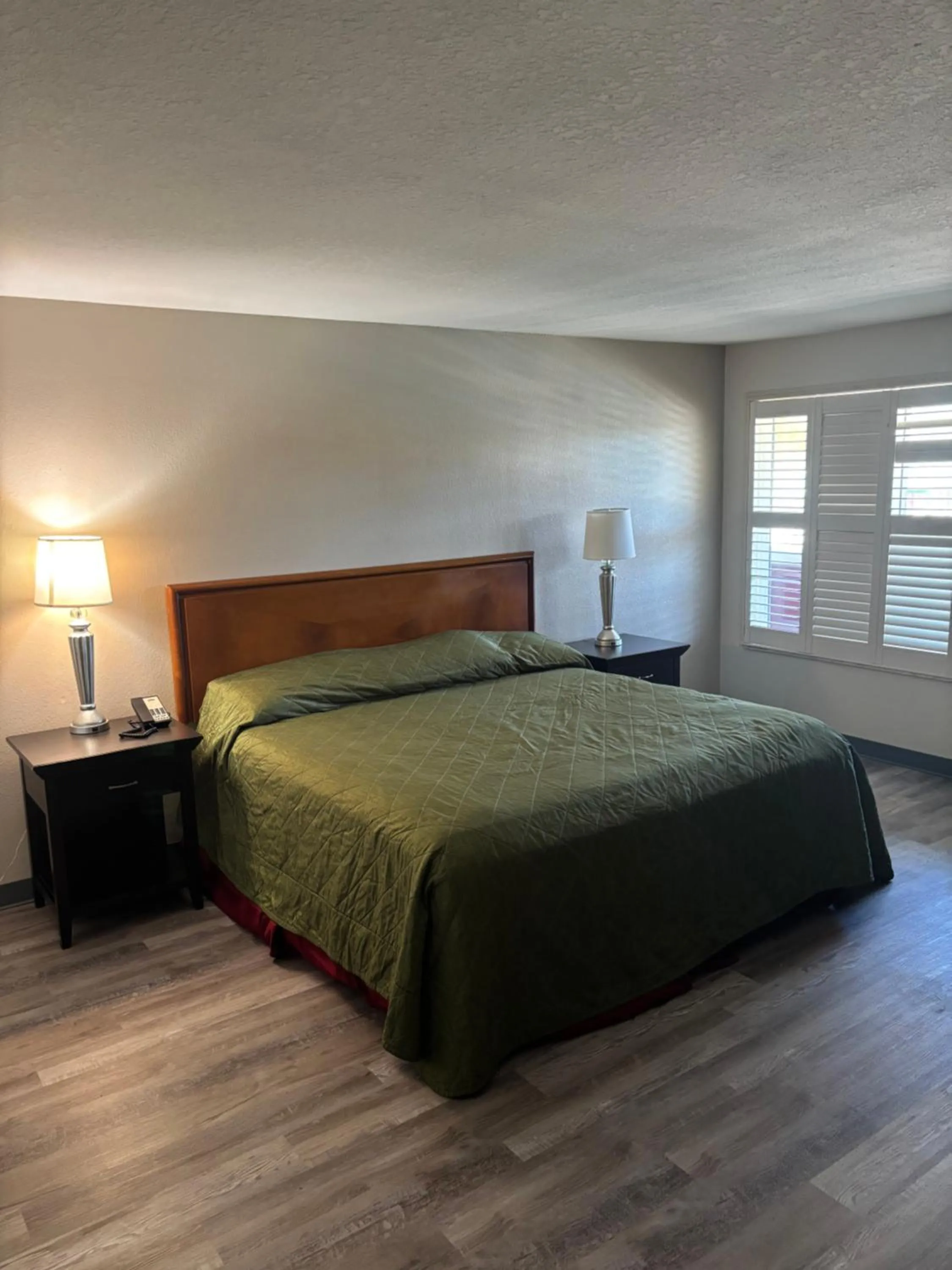 Bed in Inn On The Green Florida