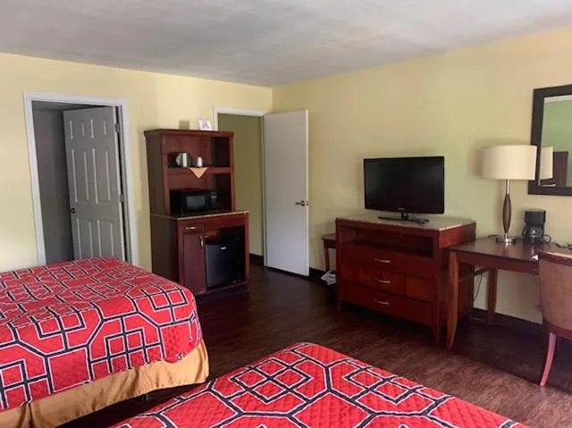 Bed in Inn On The Green Florida