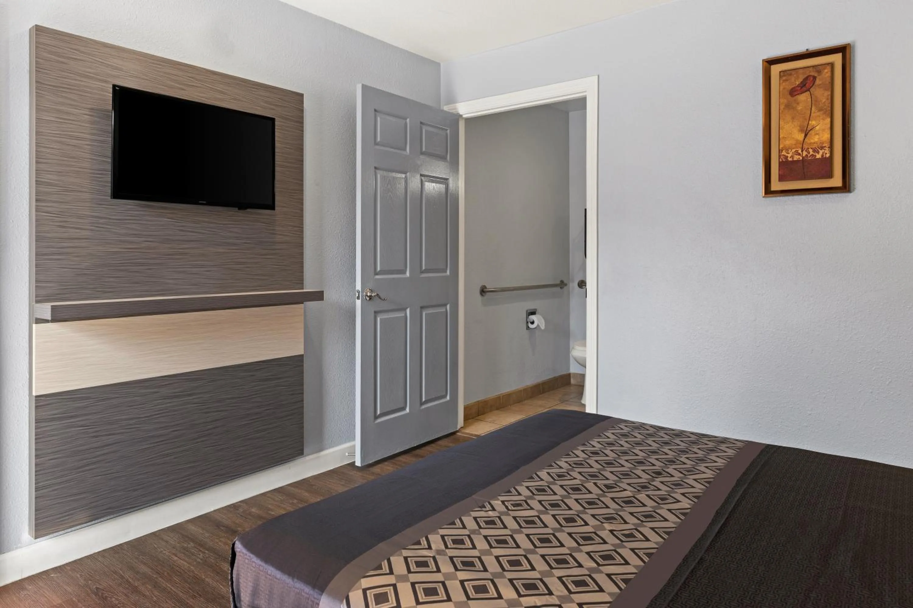 Bedroom, Bed in Bay Breeze Inn