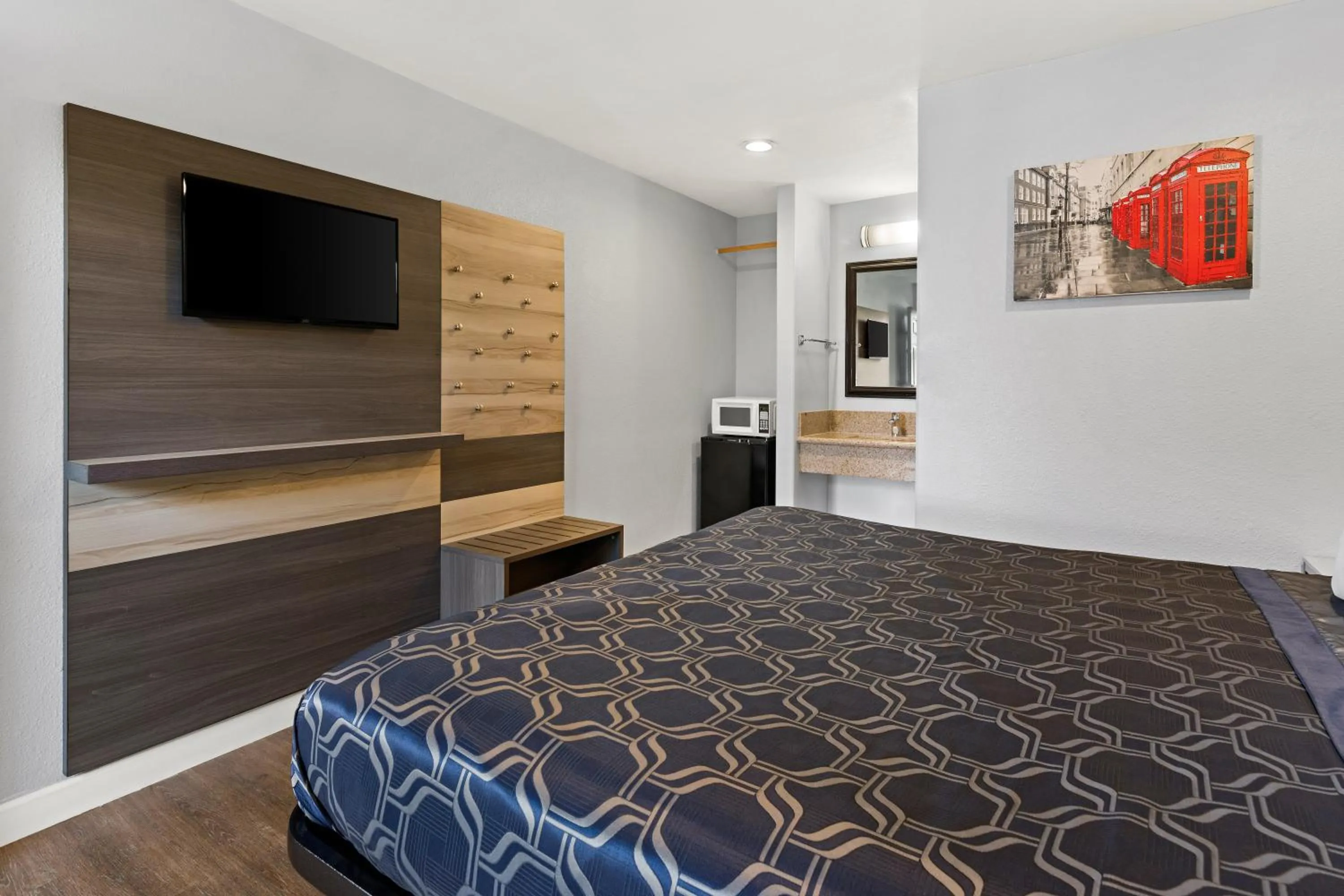 Bedroom, Bed in Bay Breeze Inn