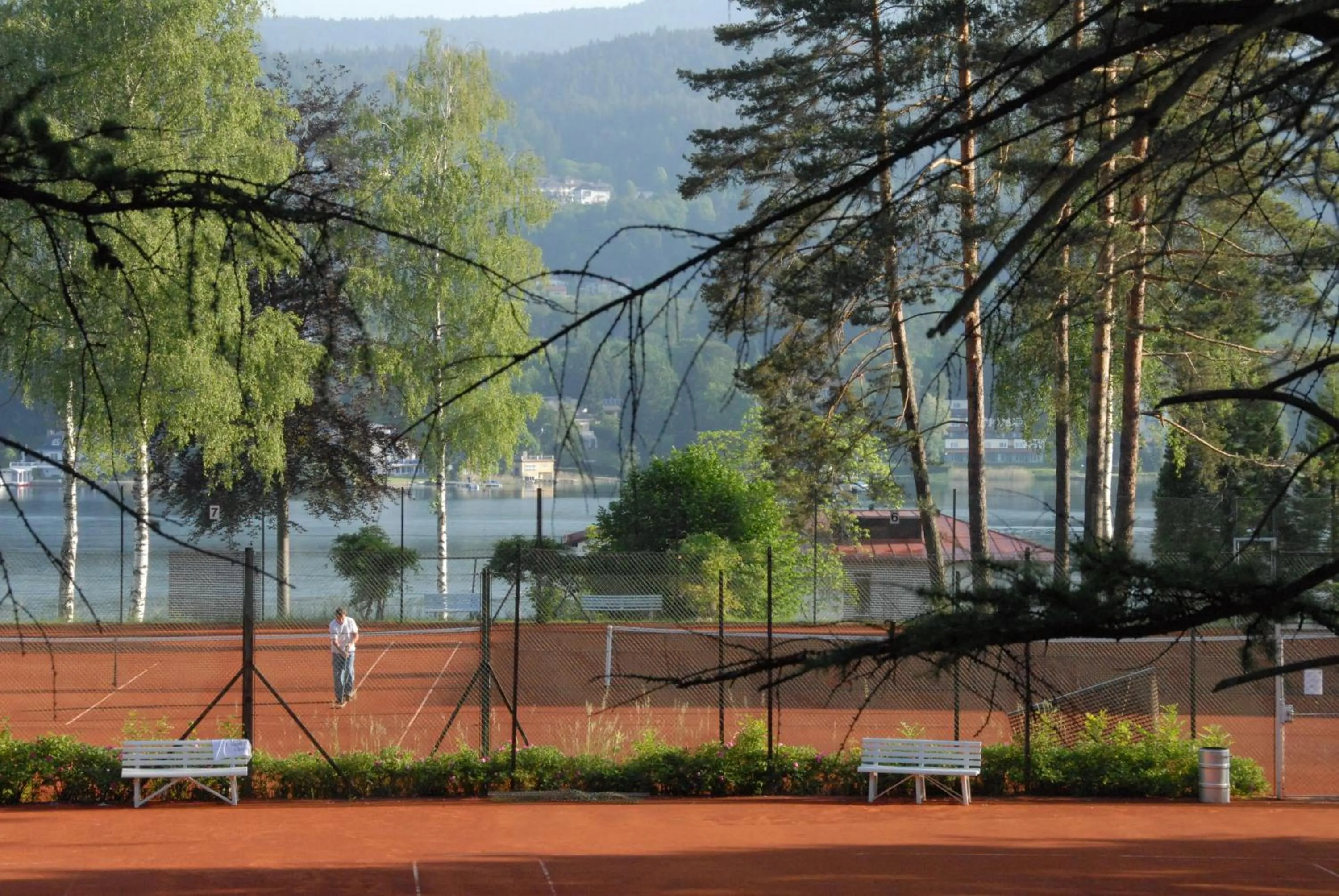 Tennis court in Tennis & Yacht Hotel Velden