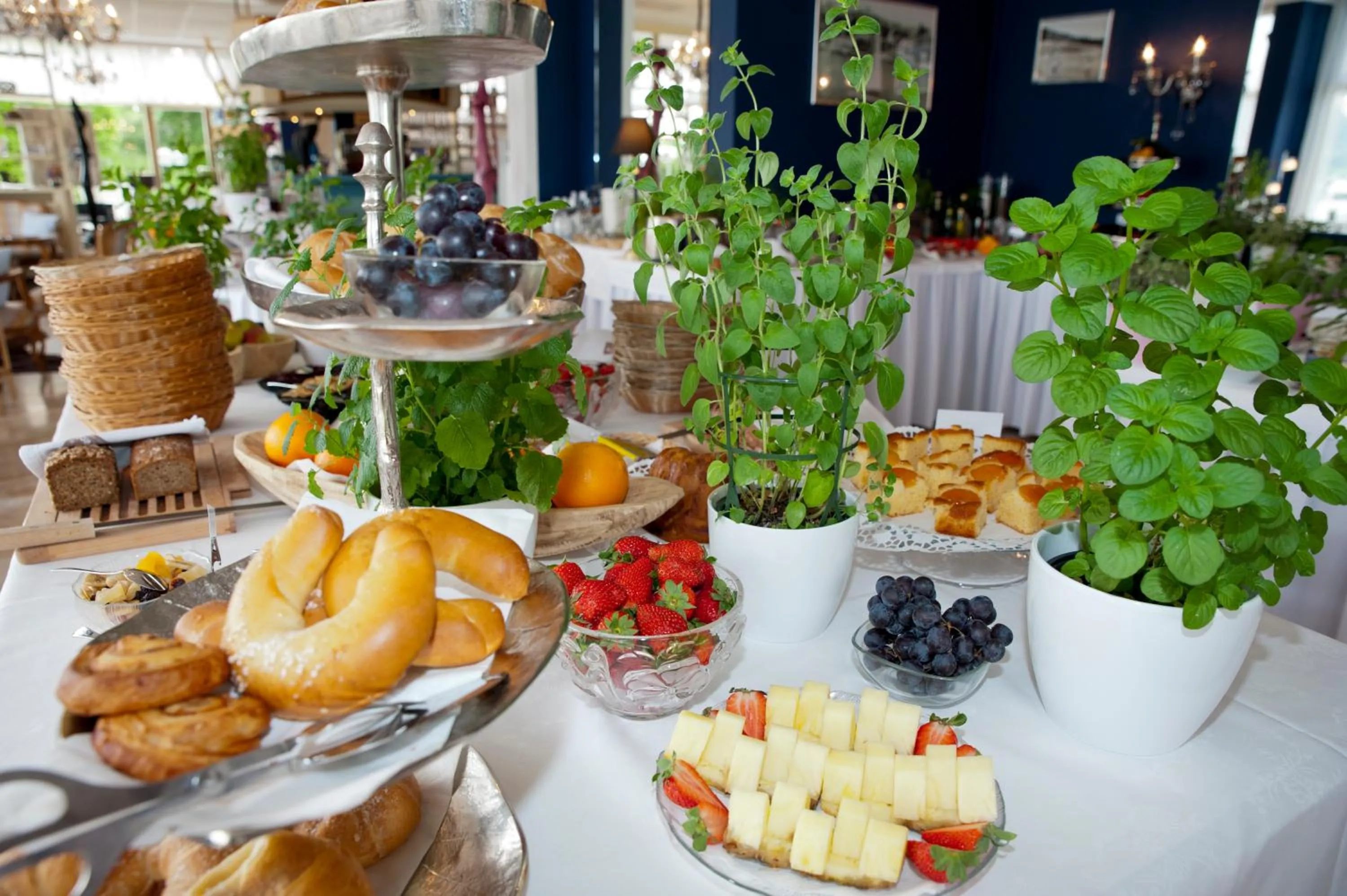 Buffet breakfast in Tennis & Yacht Hotel Velden
