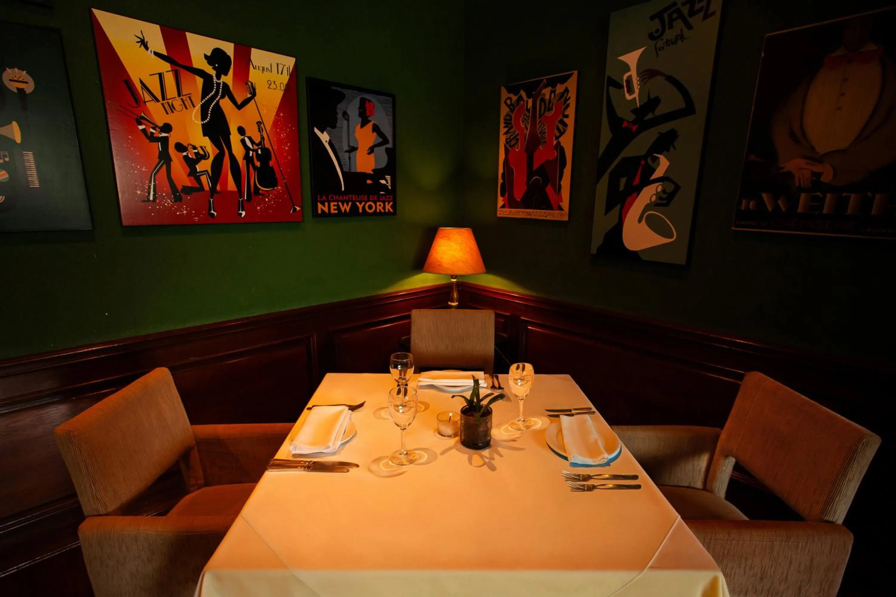 Restaurant/places to eat in Casa Grande Hotel Resort & Spa