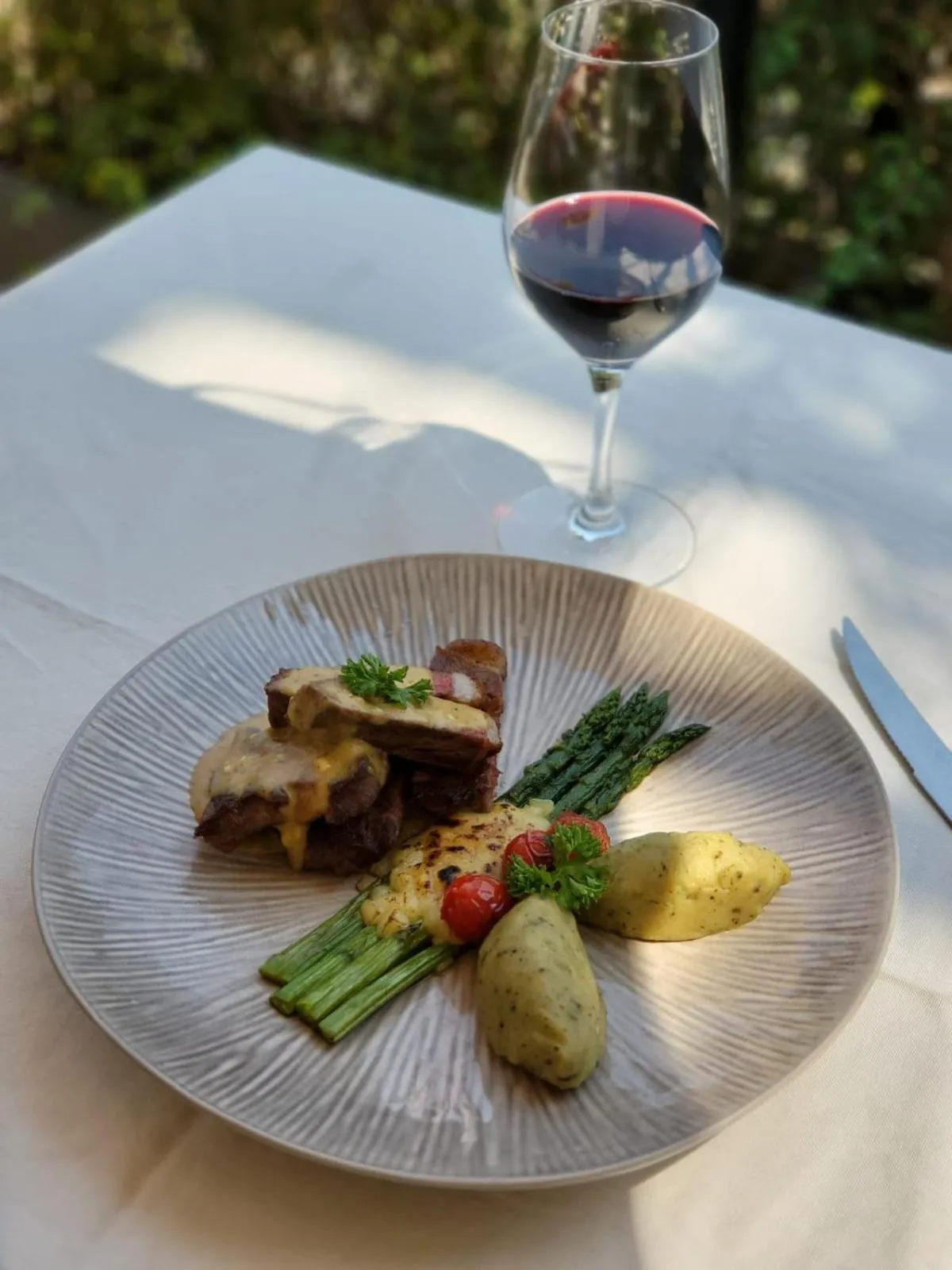 Restaurant/places to eat in Green Park Boutique Hotel