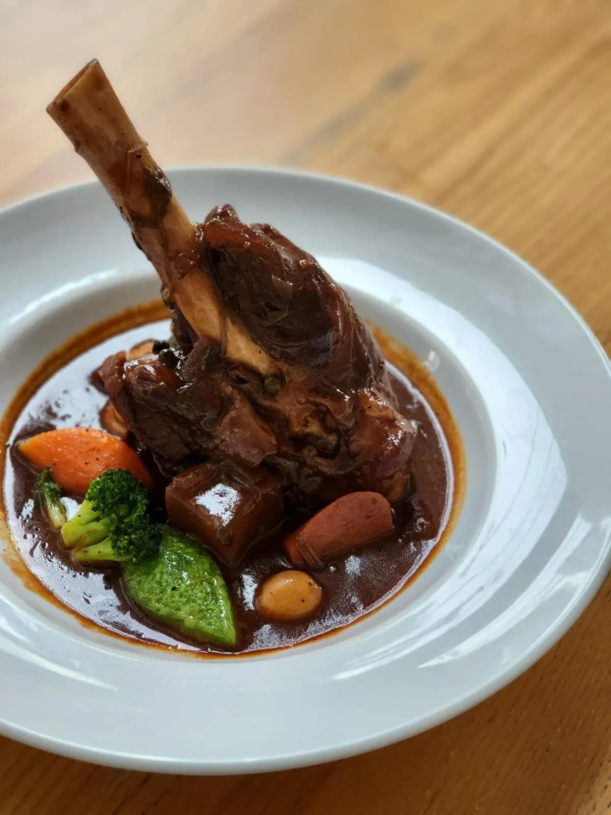 Restaurant/places to eat in Green Park Boutique Hotel