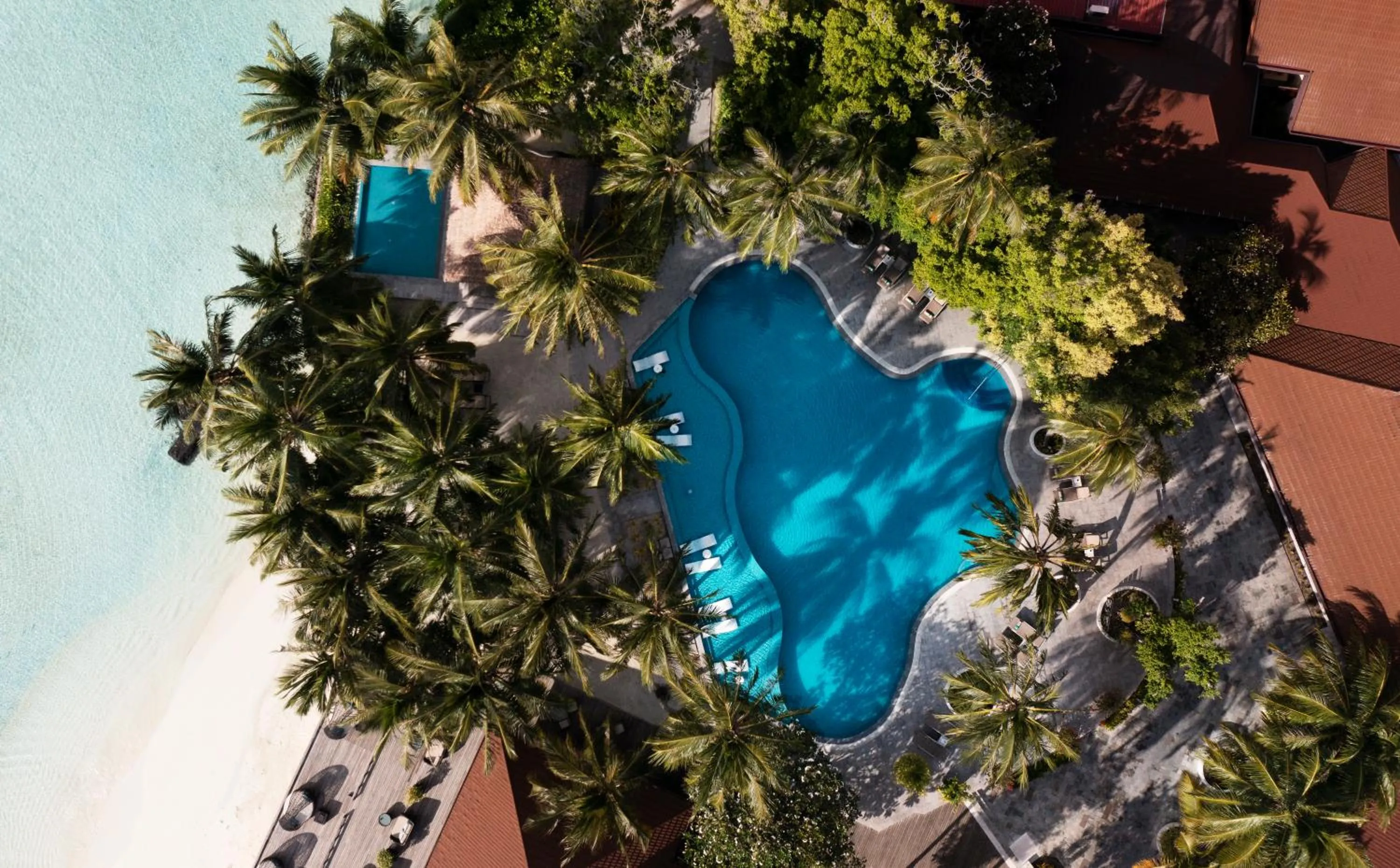 Pool view in Kurumba Maldives