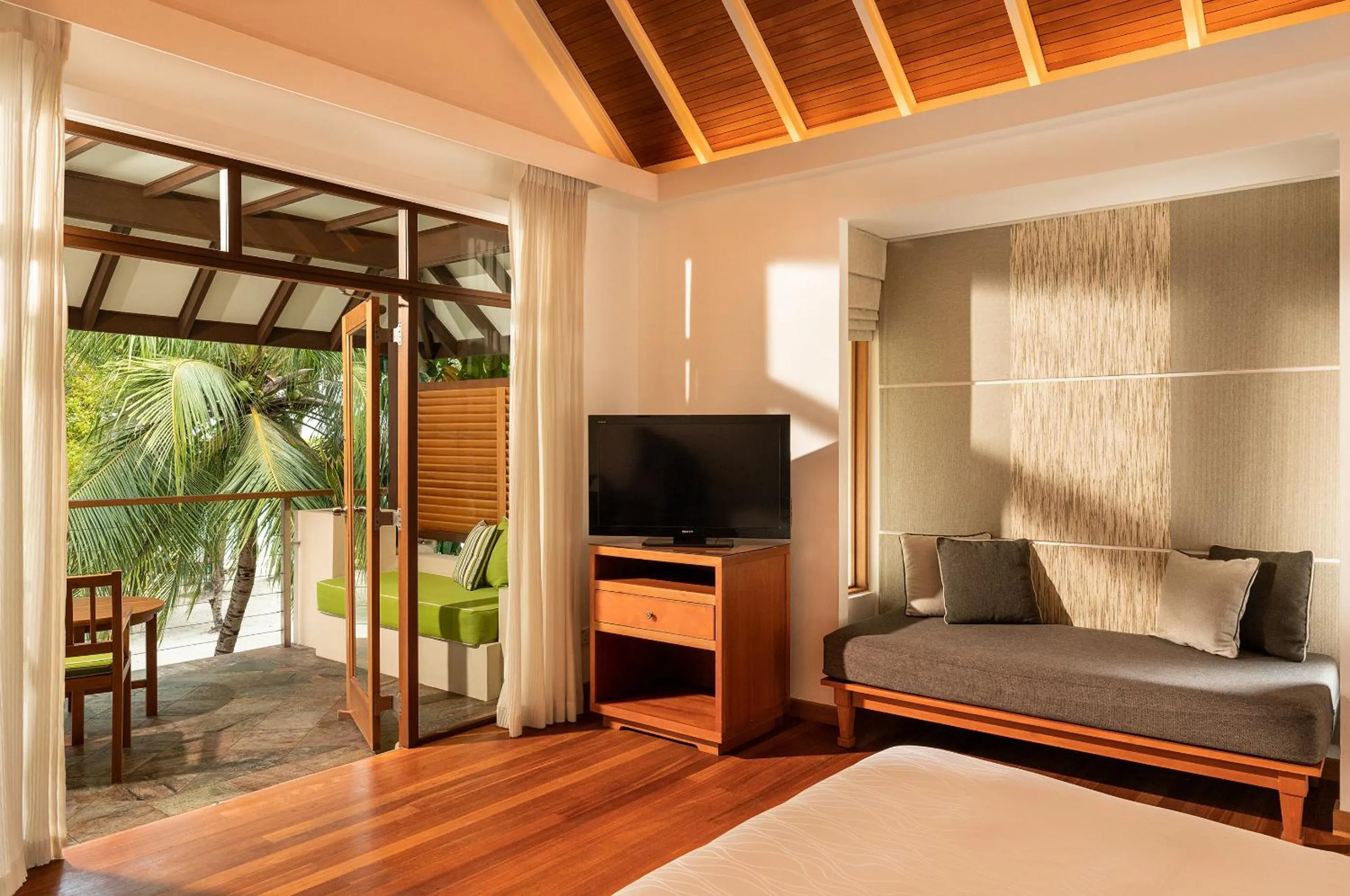 View (from property/room), Bed in Kurumba Maldives