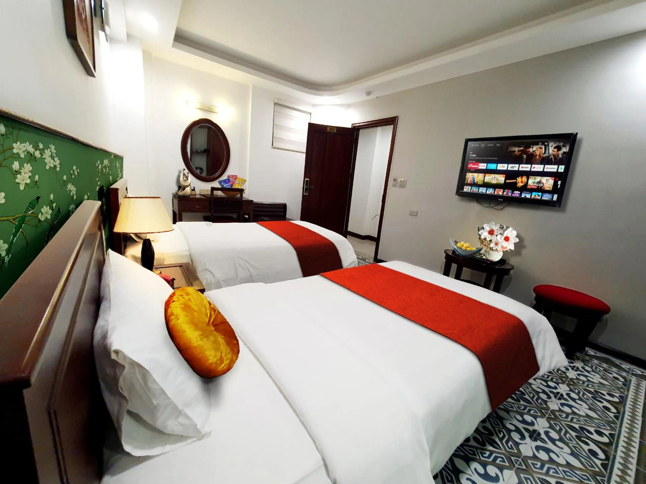 TV and multimedia, Bed in Hanoi Siva Luxury Hotel & Travel