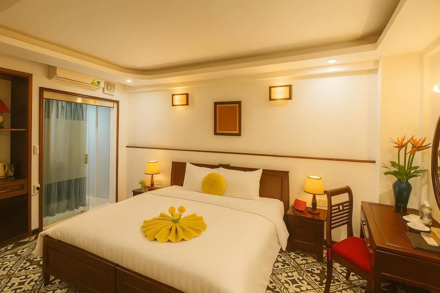 Bed in Hanoi Siva Luxury Hotel & Travel