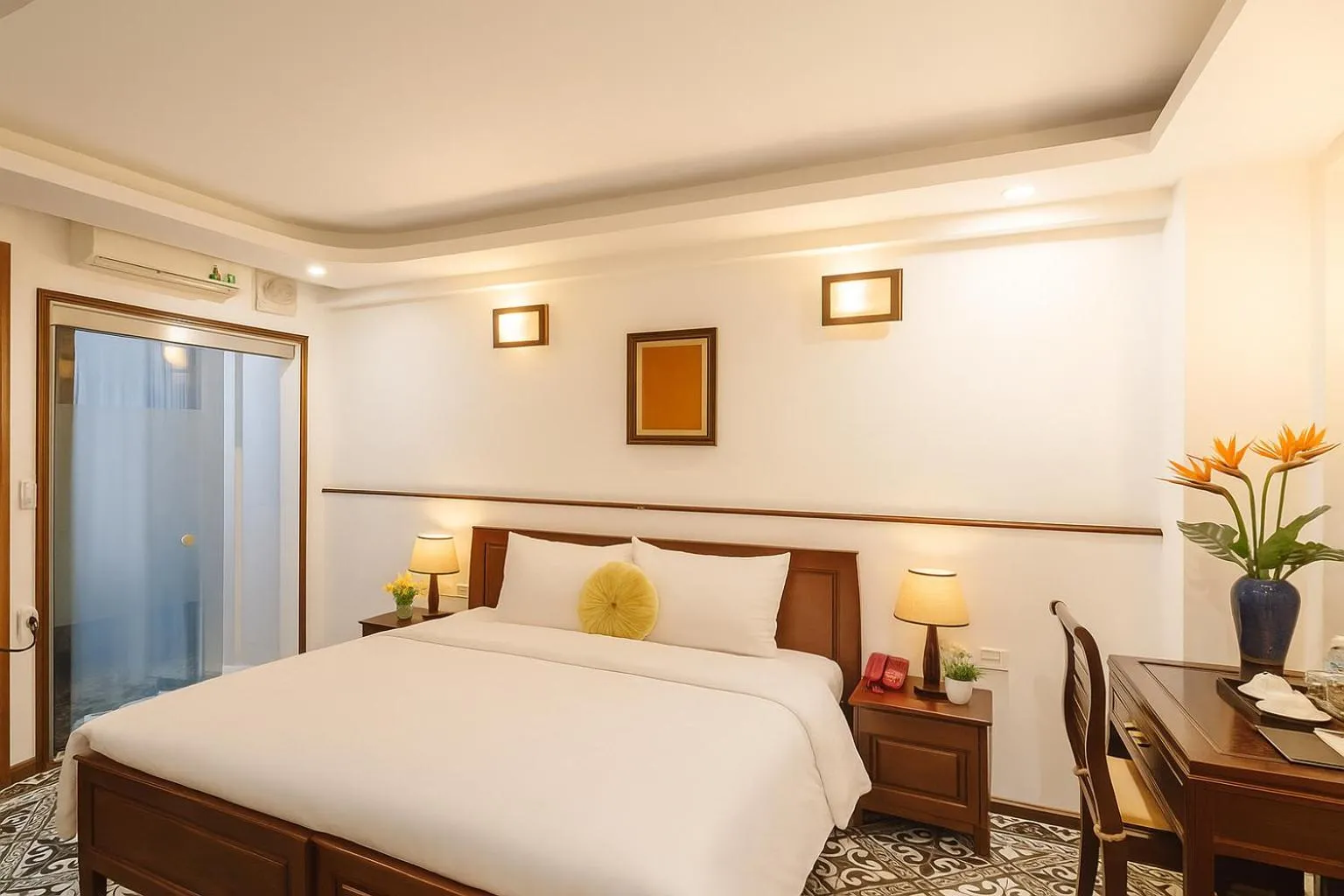 Photo of the whole room, Bed in Hanoi Siva Luxury Hotel & Travel