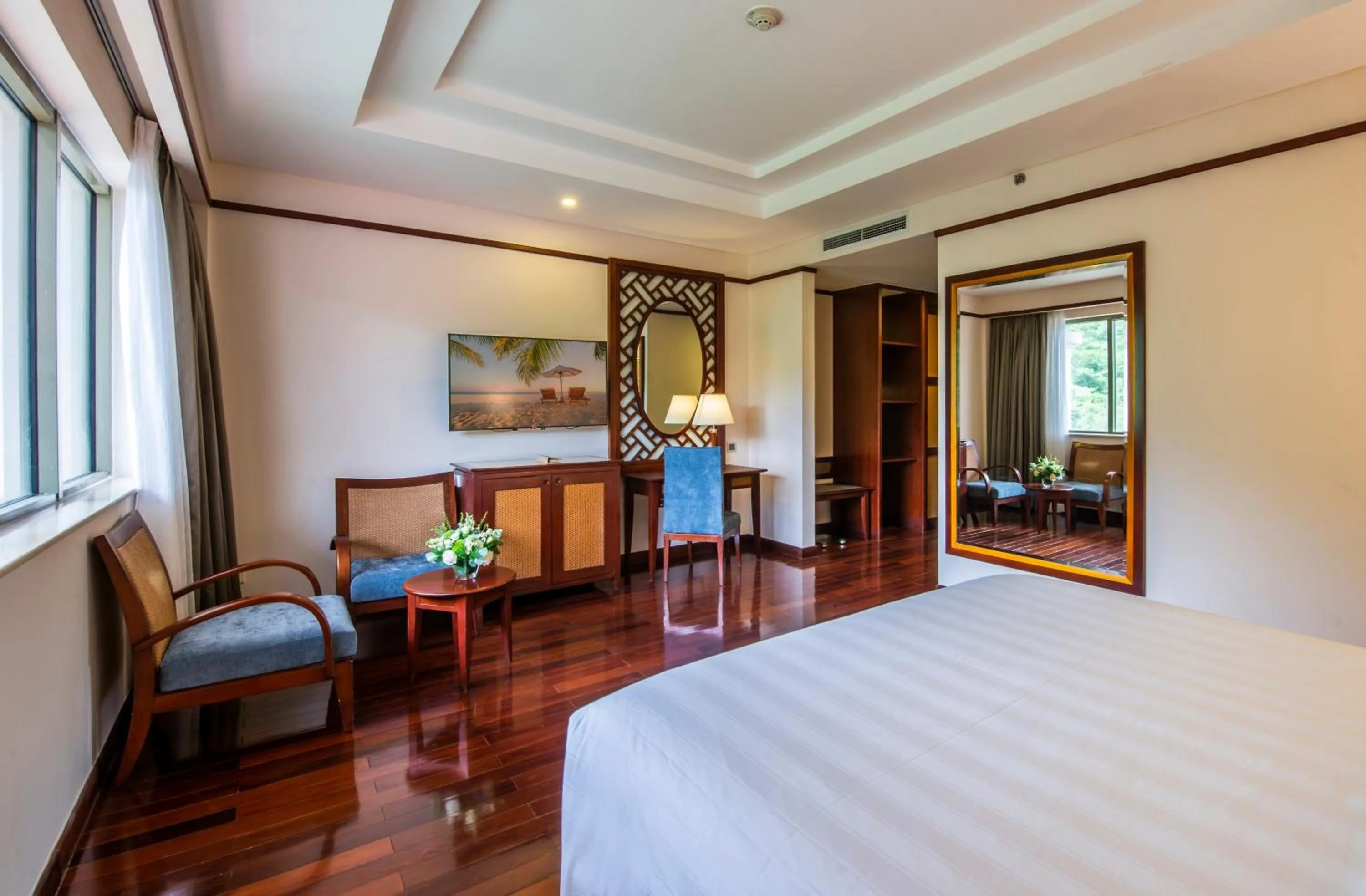 Bedroom, Bed in Vinpearl Resort Nha Trang