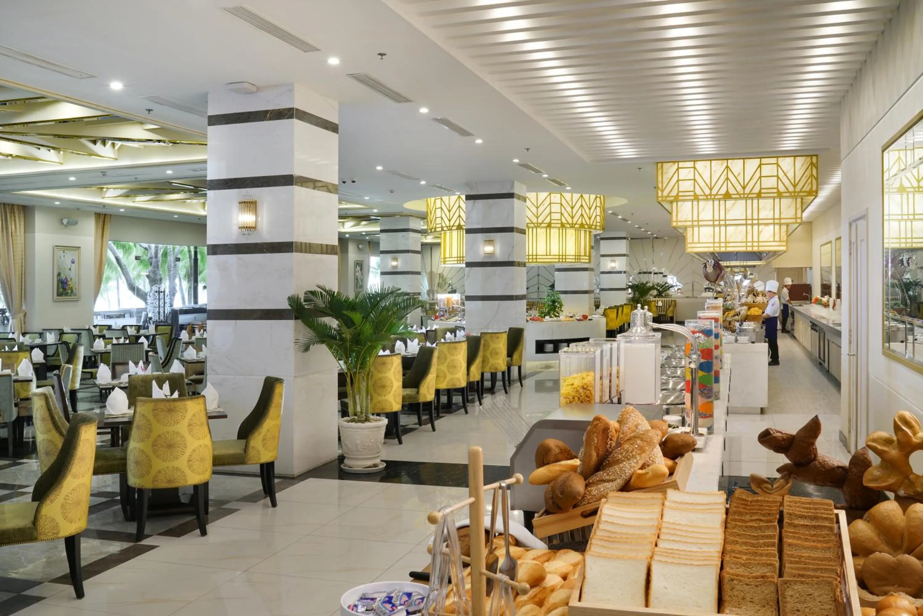 Restaurant/places to eat in Vinpearl Resort Nha Trang