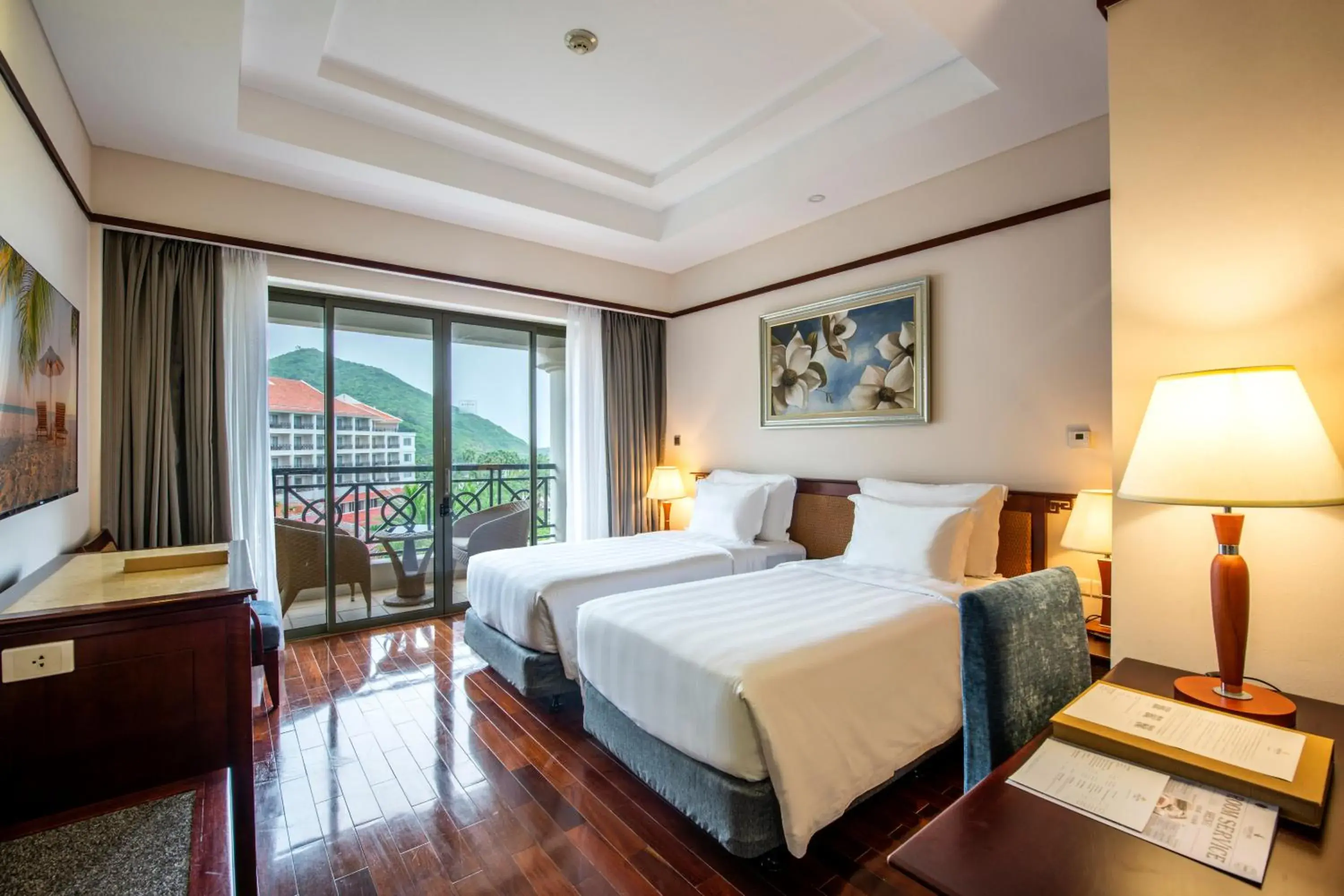 Grand Deluxe Twin Bed in Vinpearl Resort Nha Trang Grand Deluxe Twin Bed in Vinpearl Resort Nha Trang