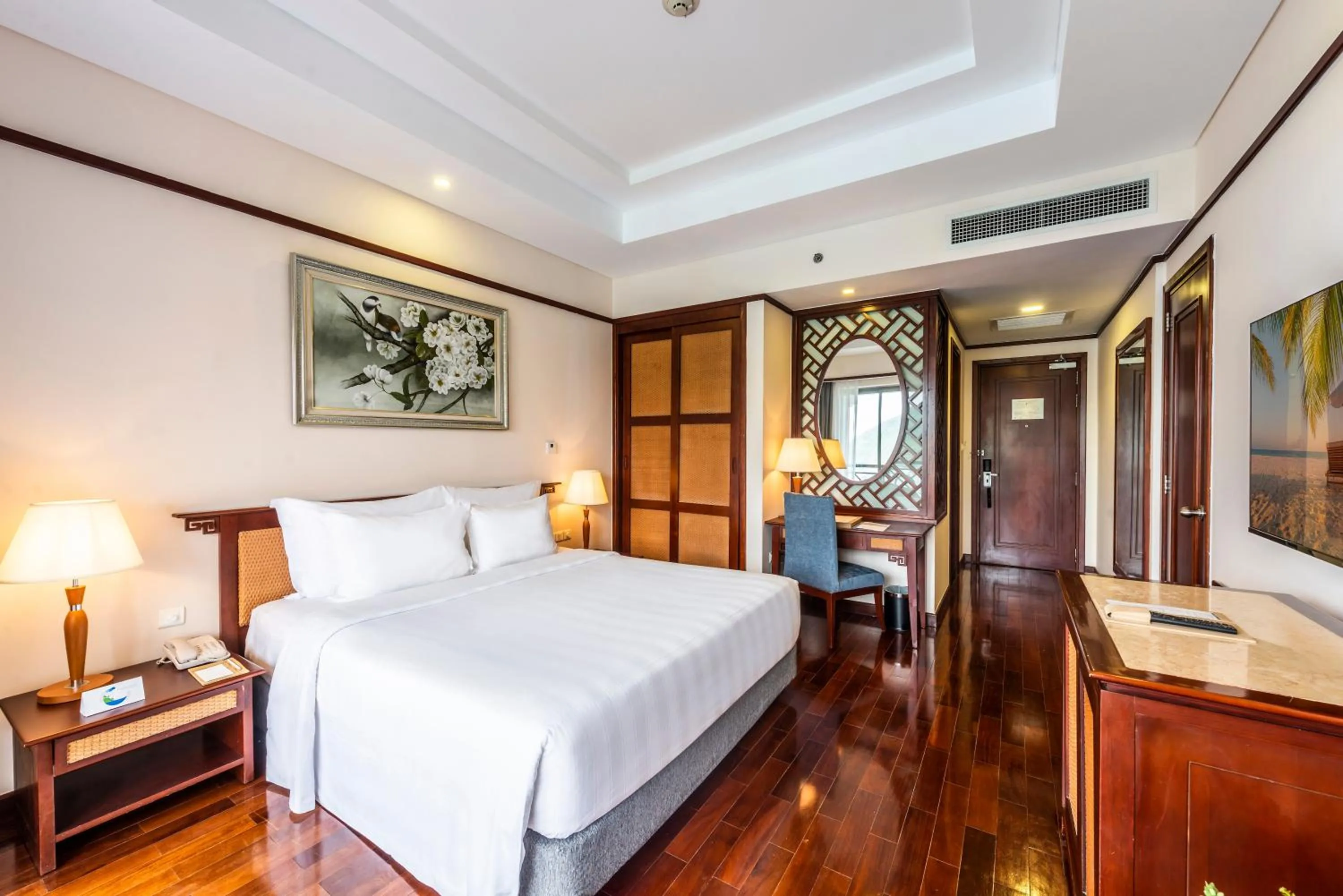 Bedroom, Bed in Vinpearl Resort Nha Trang