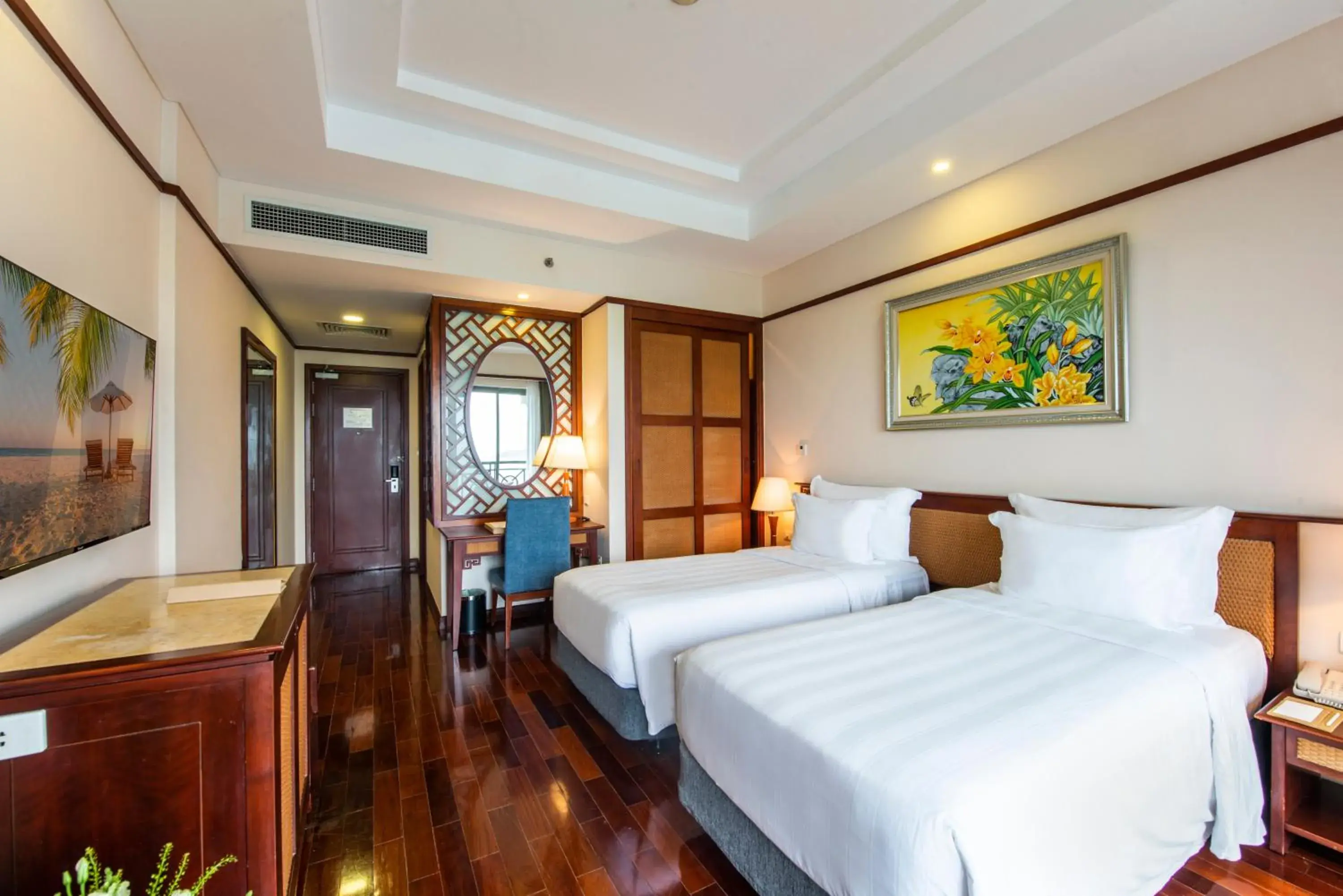 Deluxe Twin Bed in Vinpearl Resort Nha Trang Deluxe Twin Bed in Vinpearl Resort Nha Trang