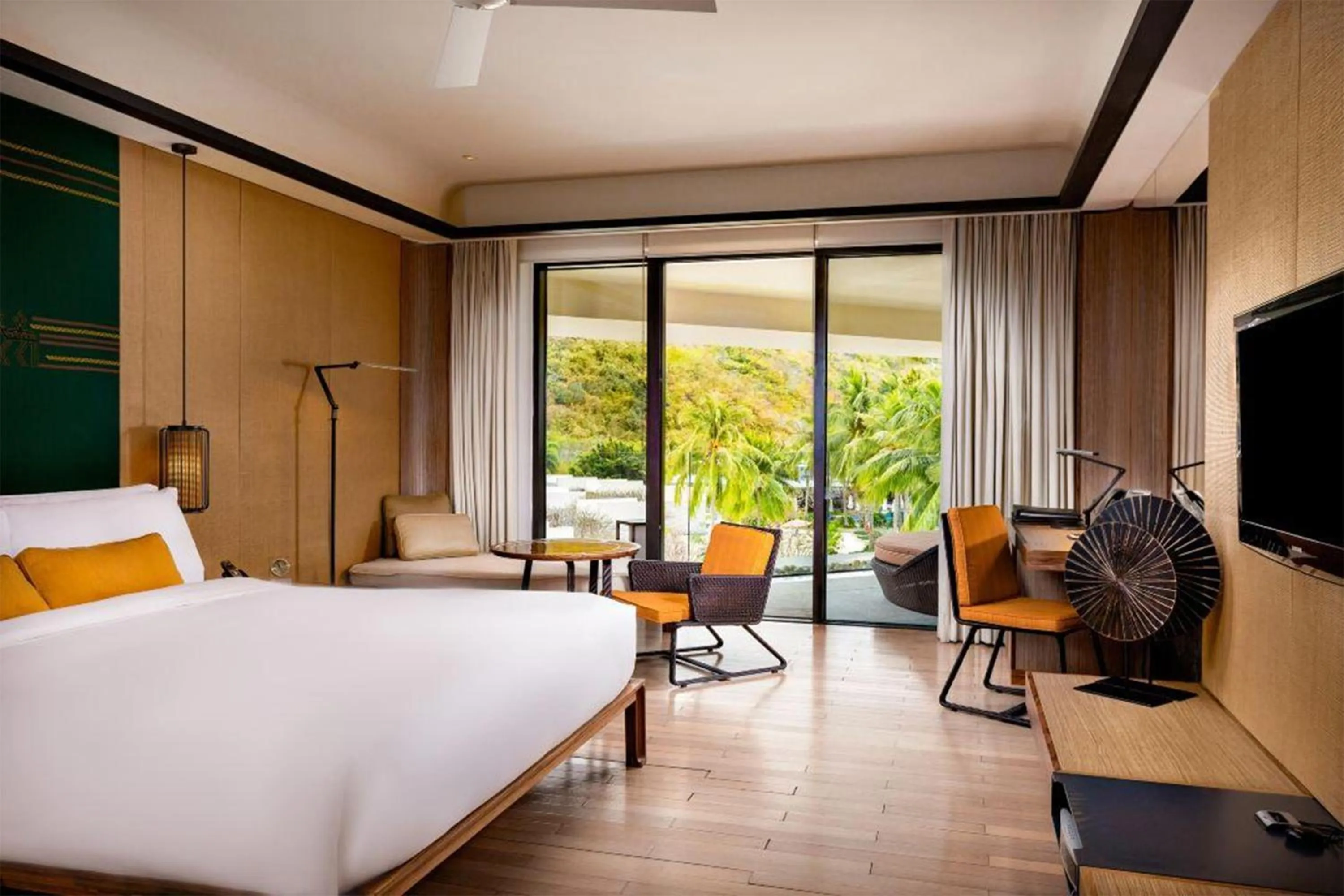 Bed in InterContinental Sanya Resort by IHG
