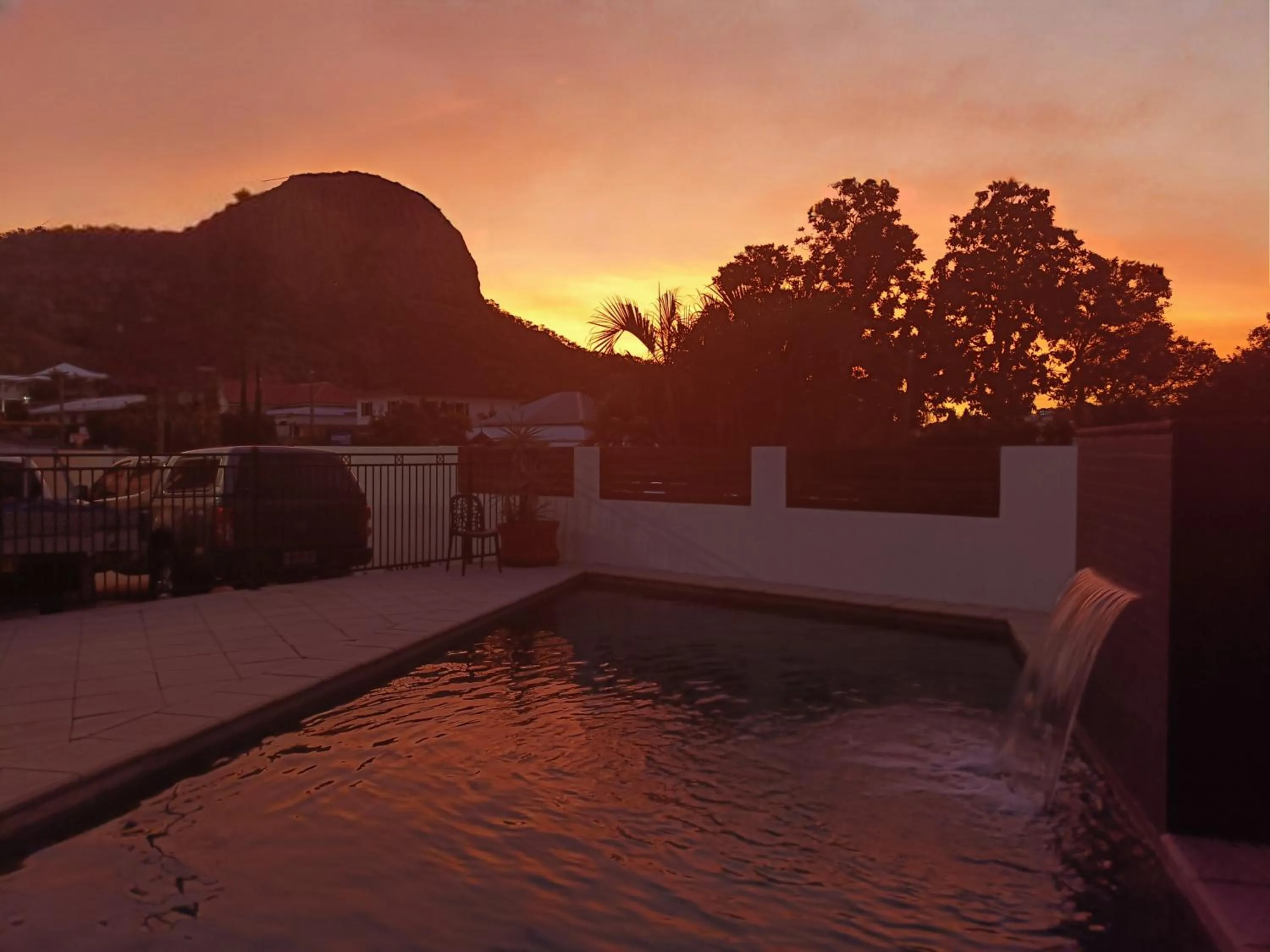 Swimming pool in Summit Motel