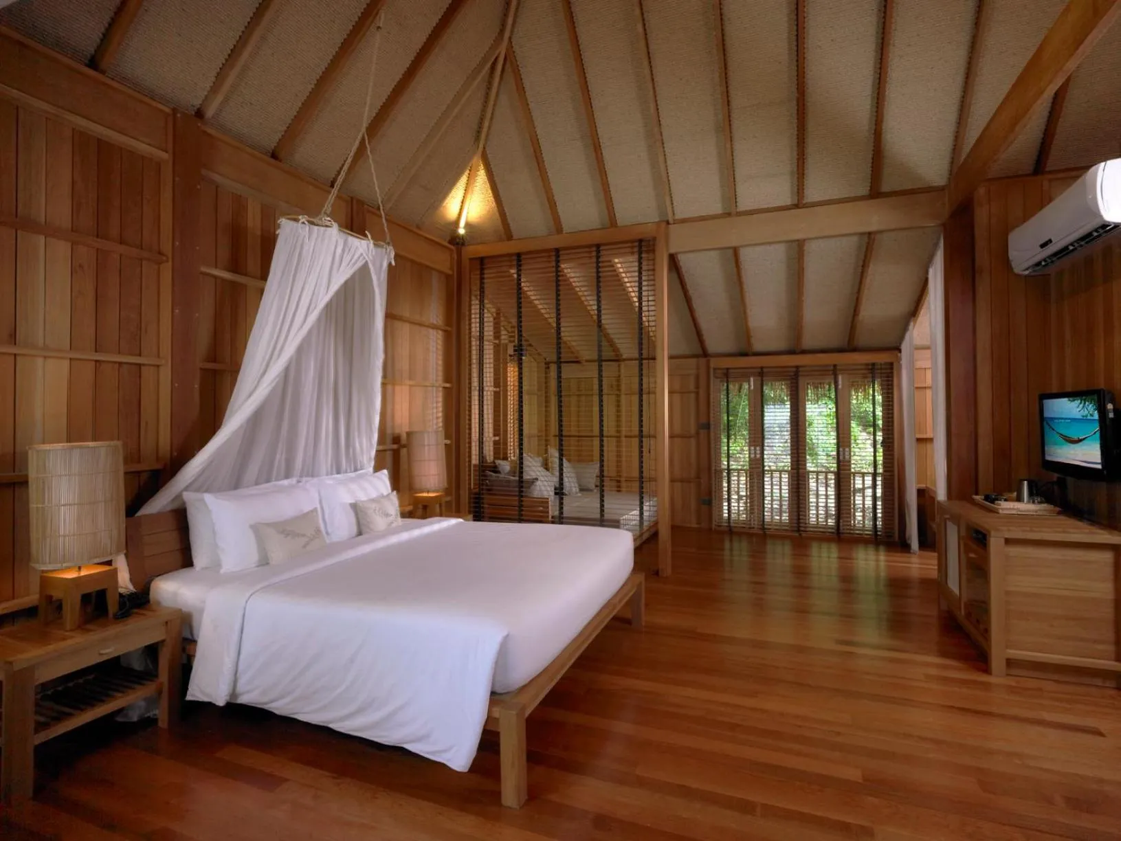 Bedroom, Bed in Haadtien Beach Resort