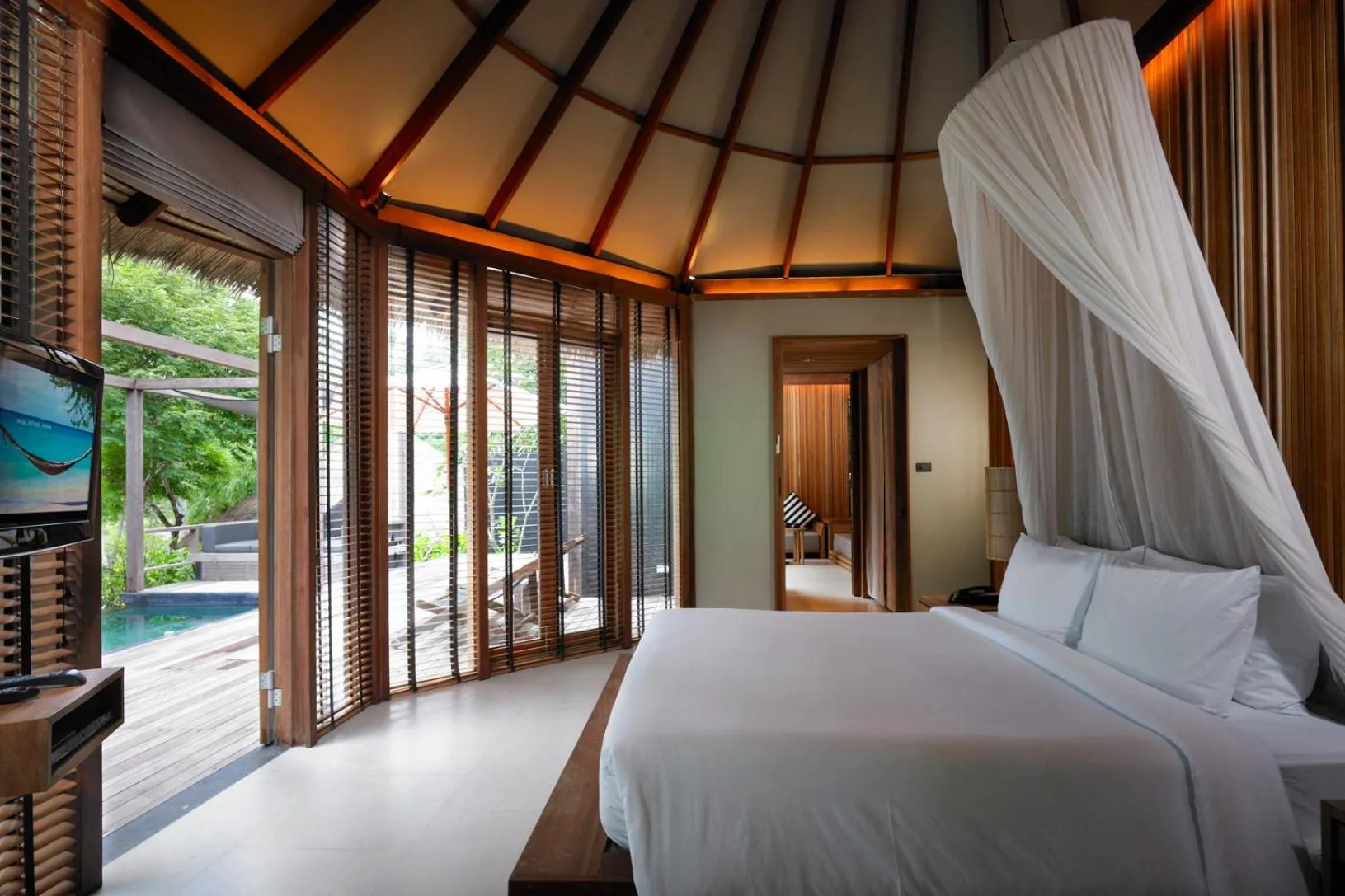 Bedroom, Bed in Haadtien Beach Resort