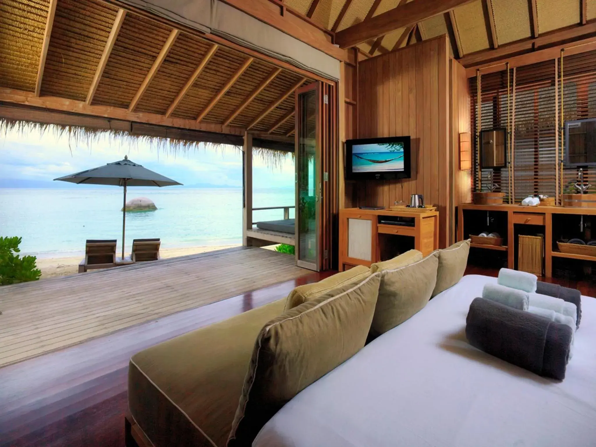Castaway Beach Villa in Haadtien Beach Resort Castaway Beach Villa in Haadtien Beach Resort