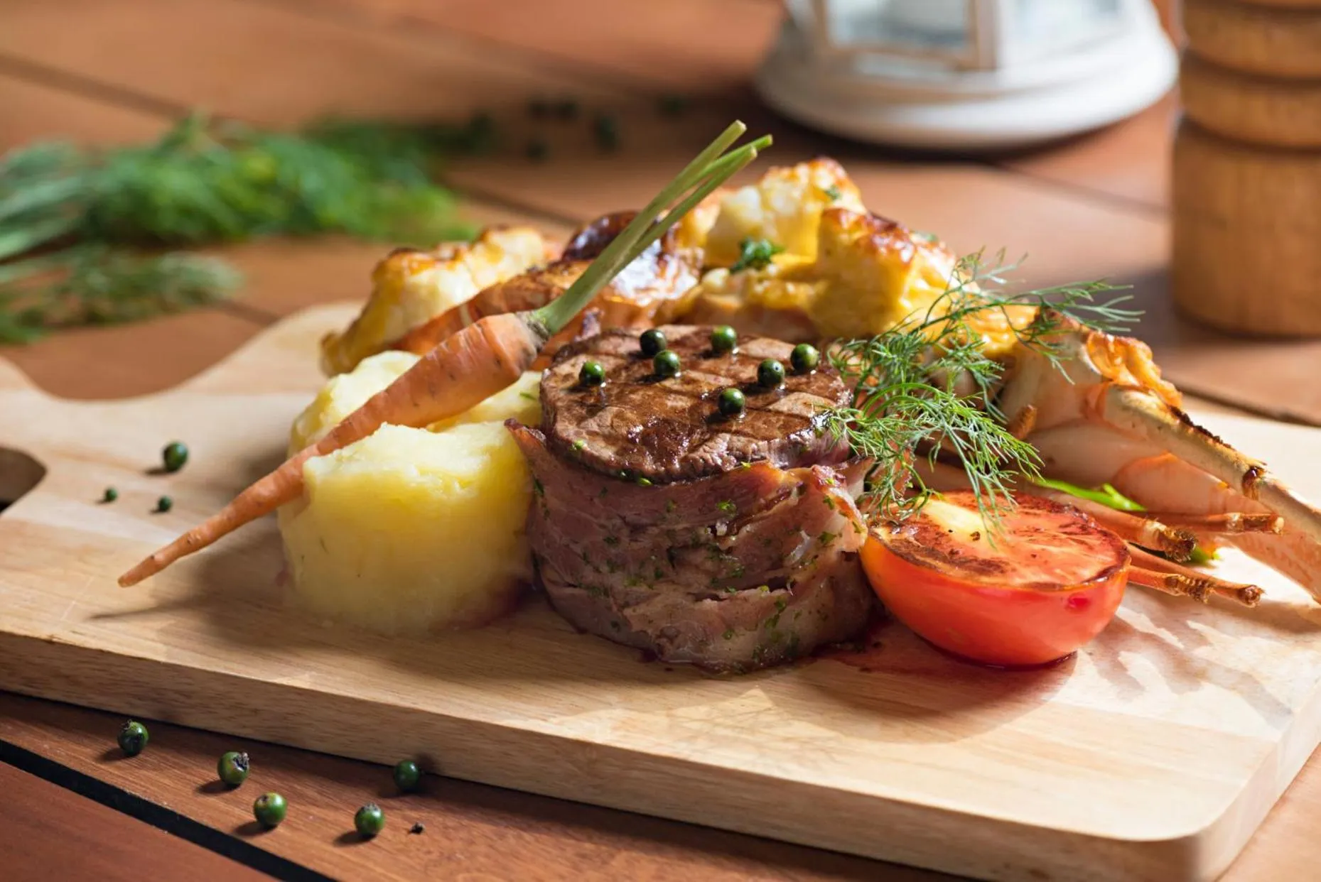 Food and drinks in Haadtien Beach Resort