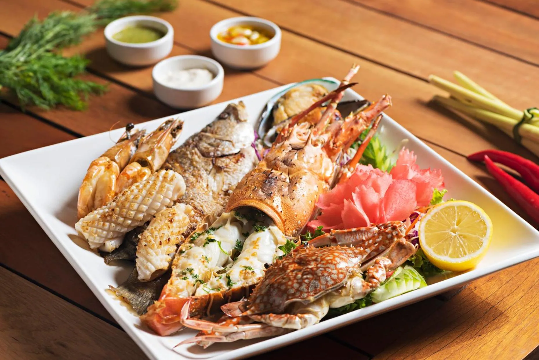 Food and drinks in Haadtien Beach Resort