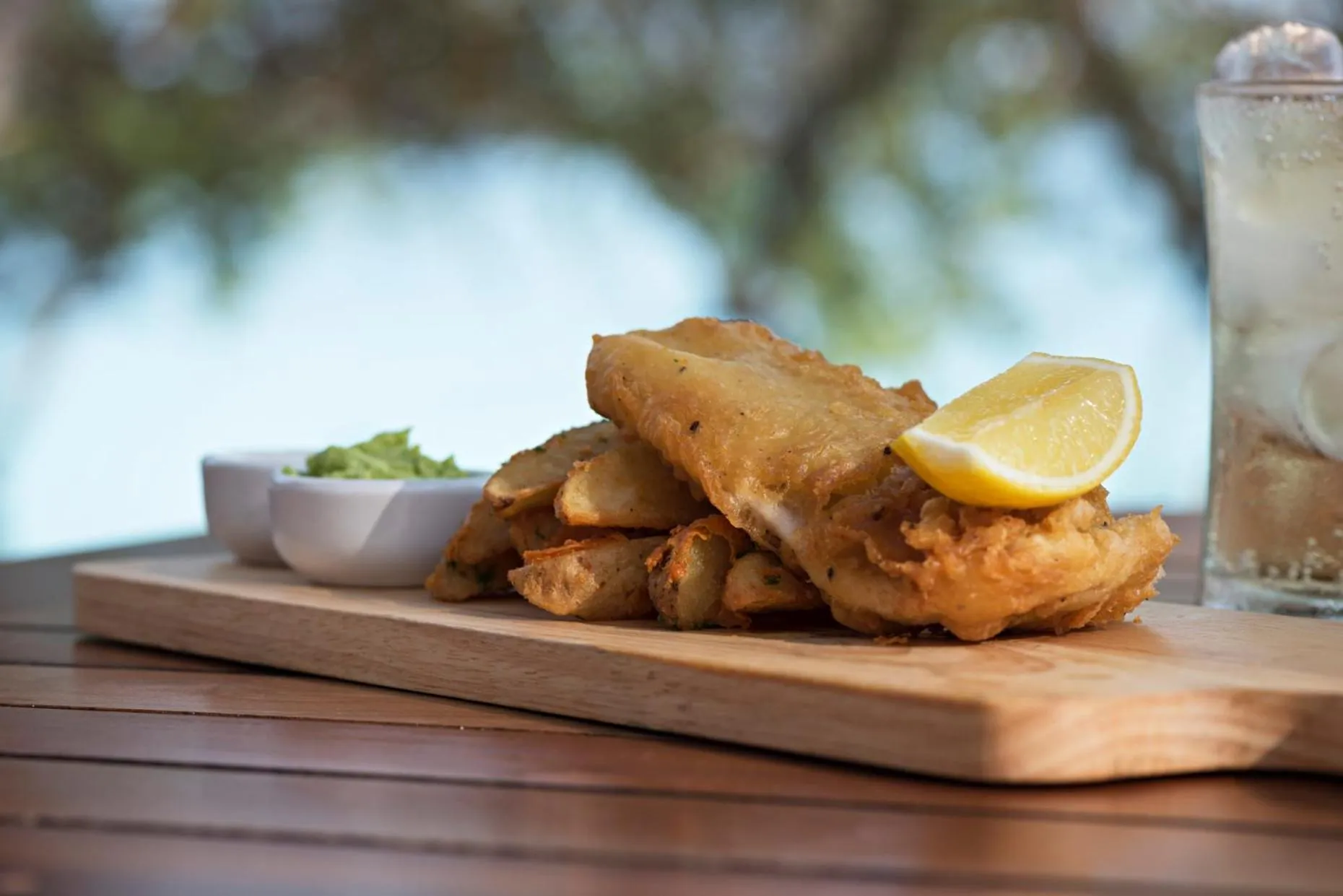 Food and drinks in Haadtien Beach Resort