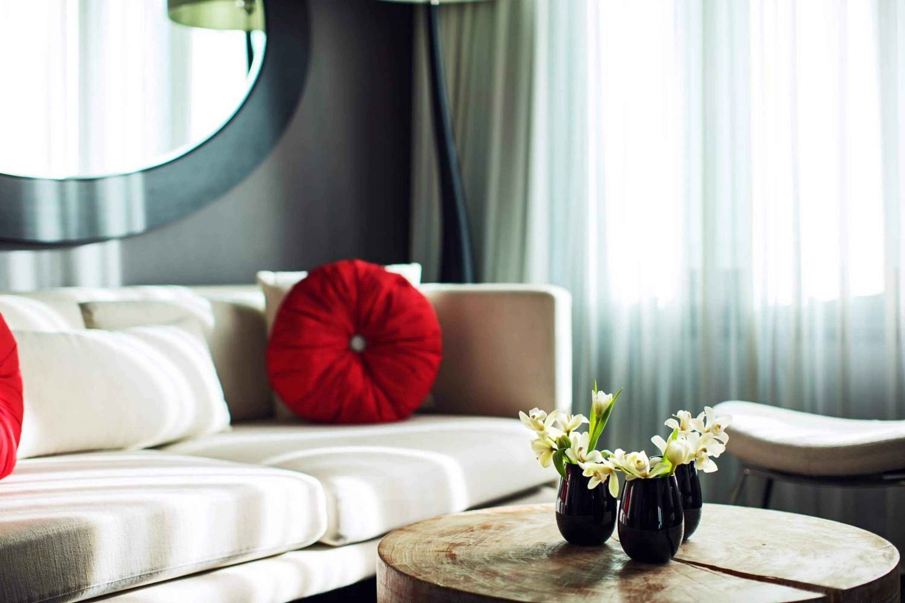 Living room, Bed in THE PLAZA Seoul, Autograph Collection