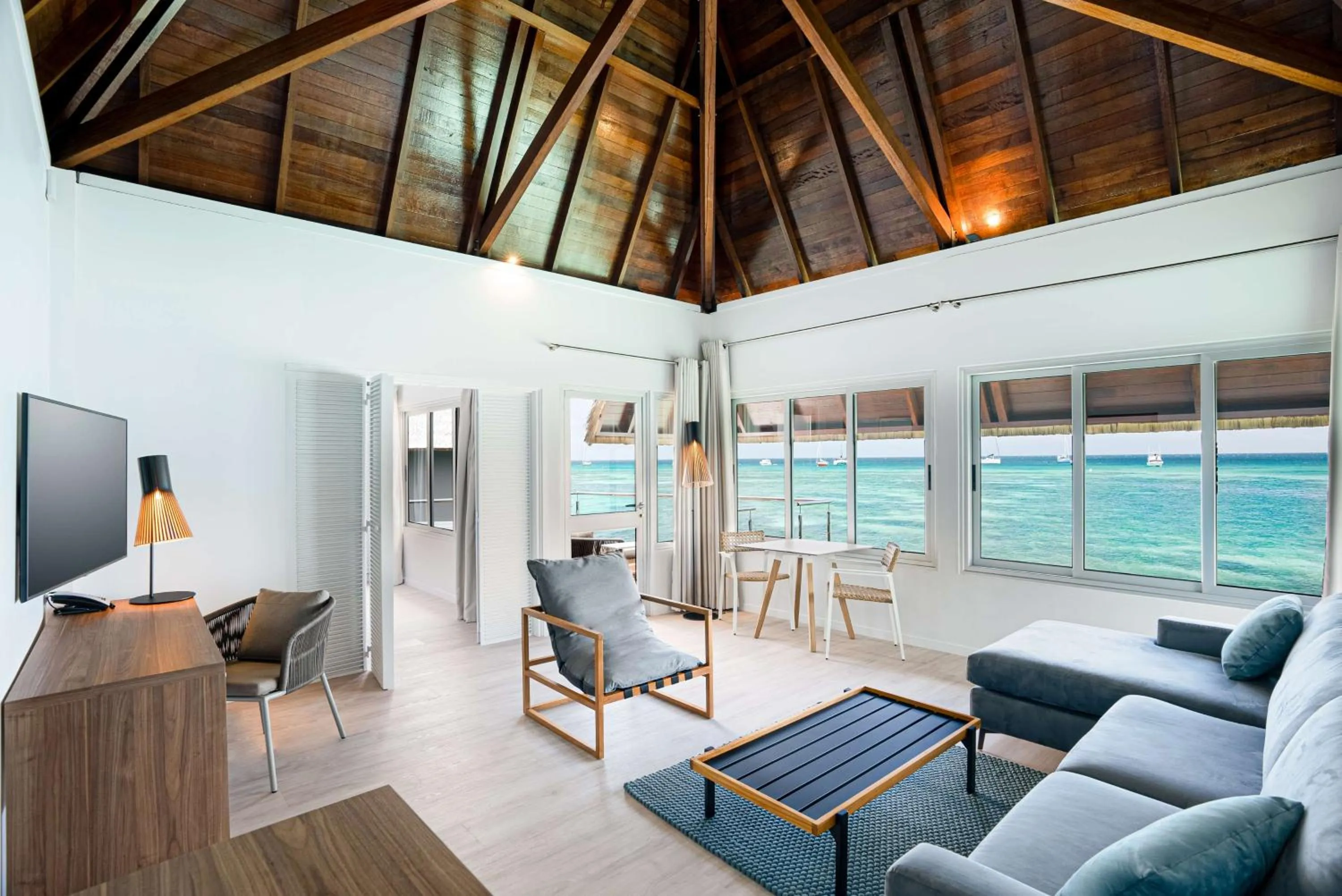 Bedroom in DoubleTree by Hilton Noumea Ilot Maitre Resort