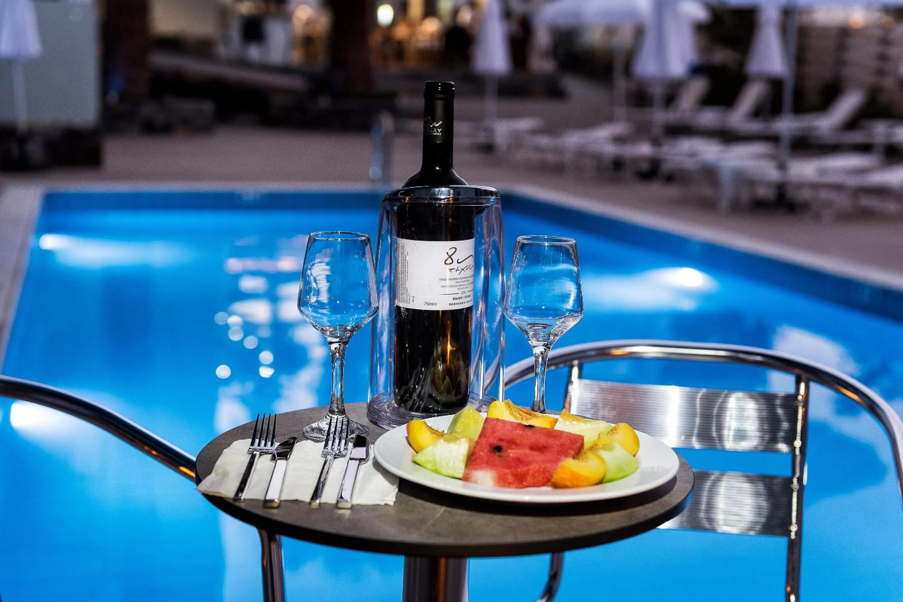 Food and drinks in Pollis Hotel