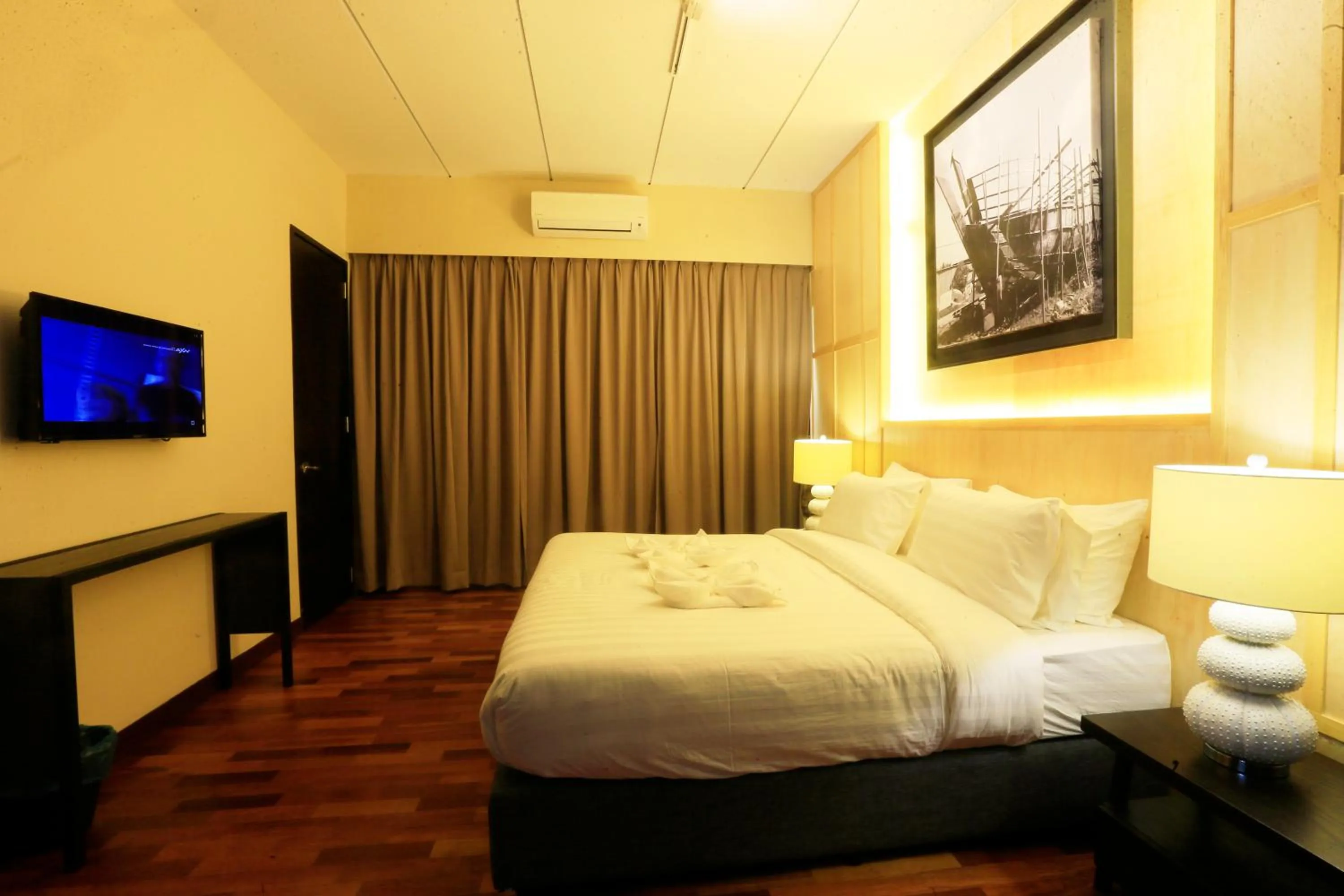 Bed in Vi Boutique Hotel