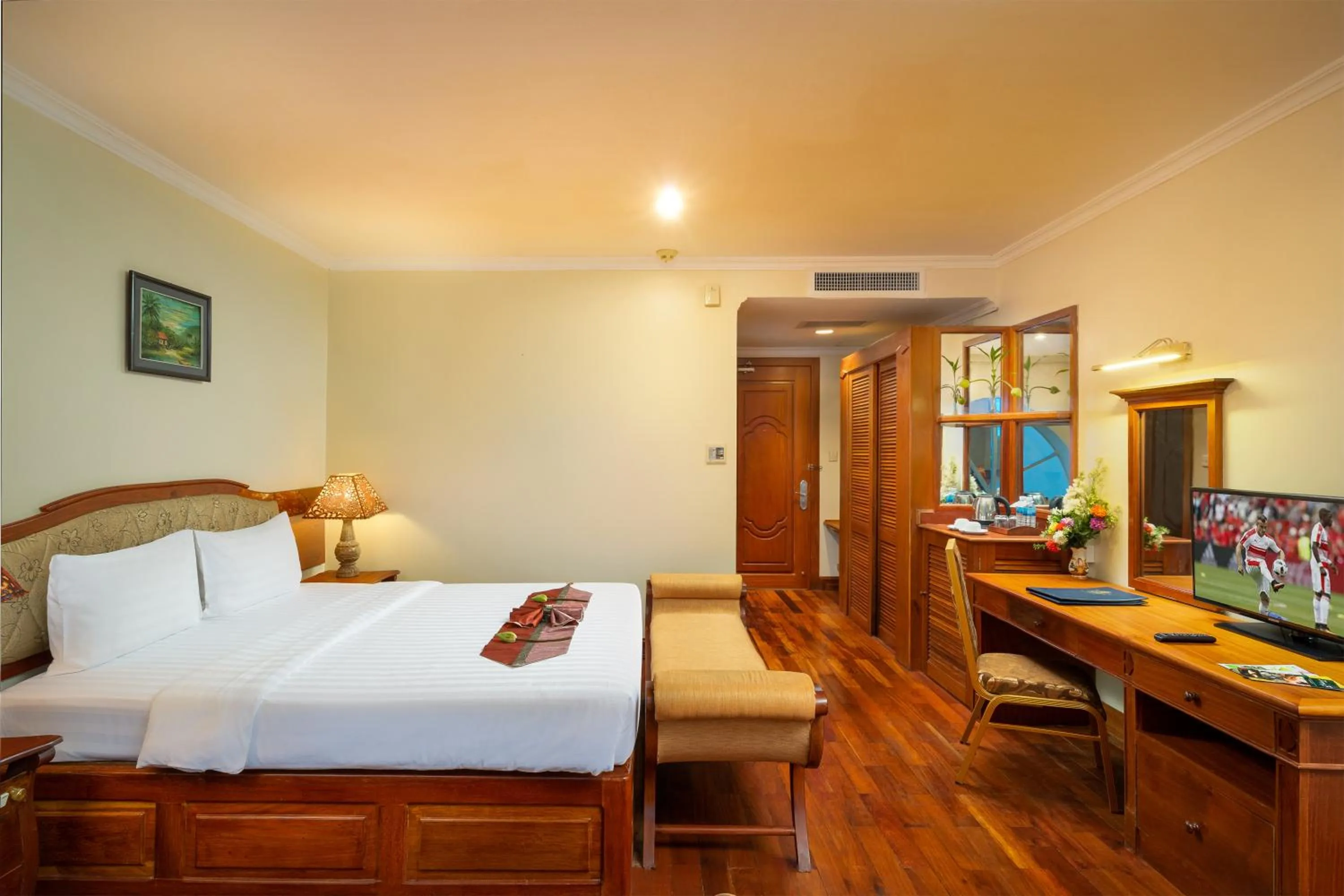 TV and multimedia in Dragon Royal Angkor Hotel