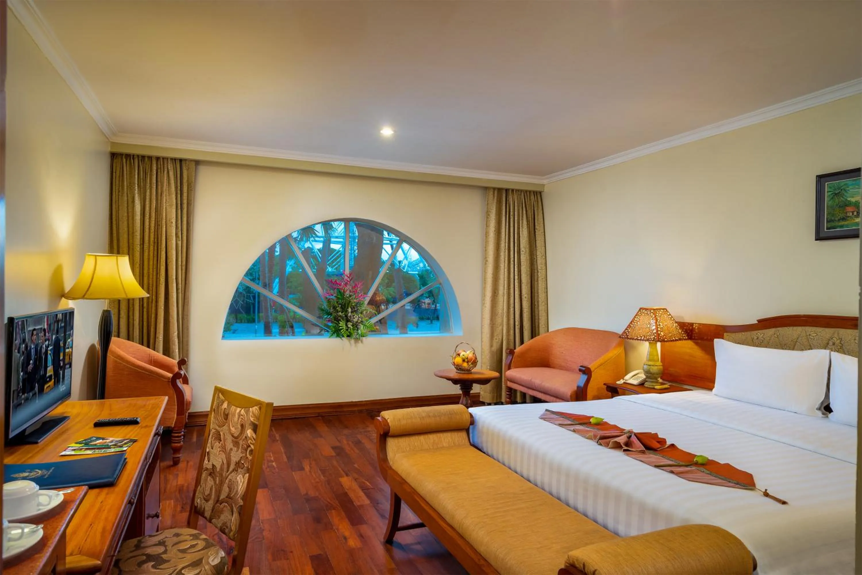 TV and multimedia in Dragon Royal Angkor Hotel