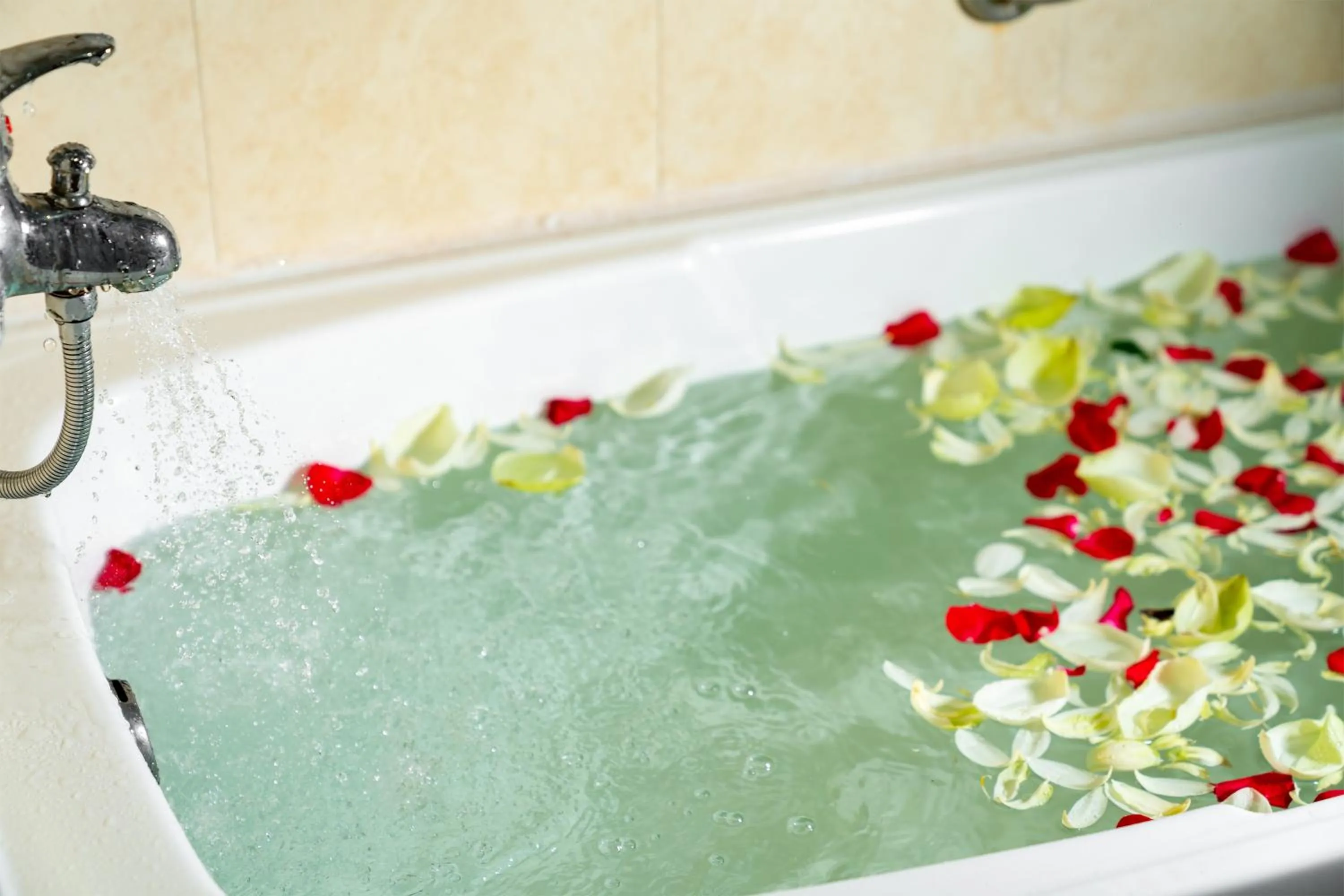Bathroom in Dragon Royal Angkor Hotel