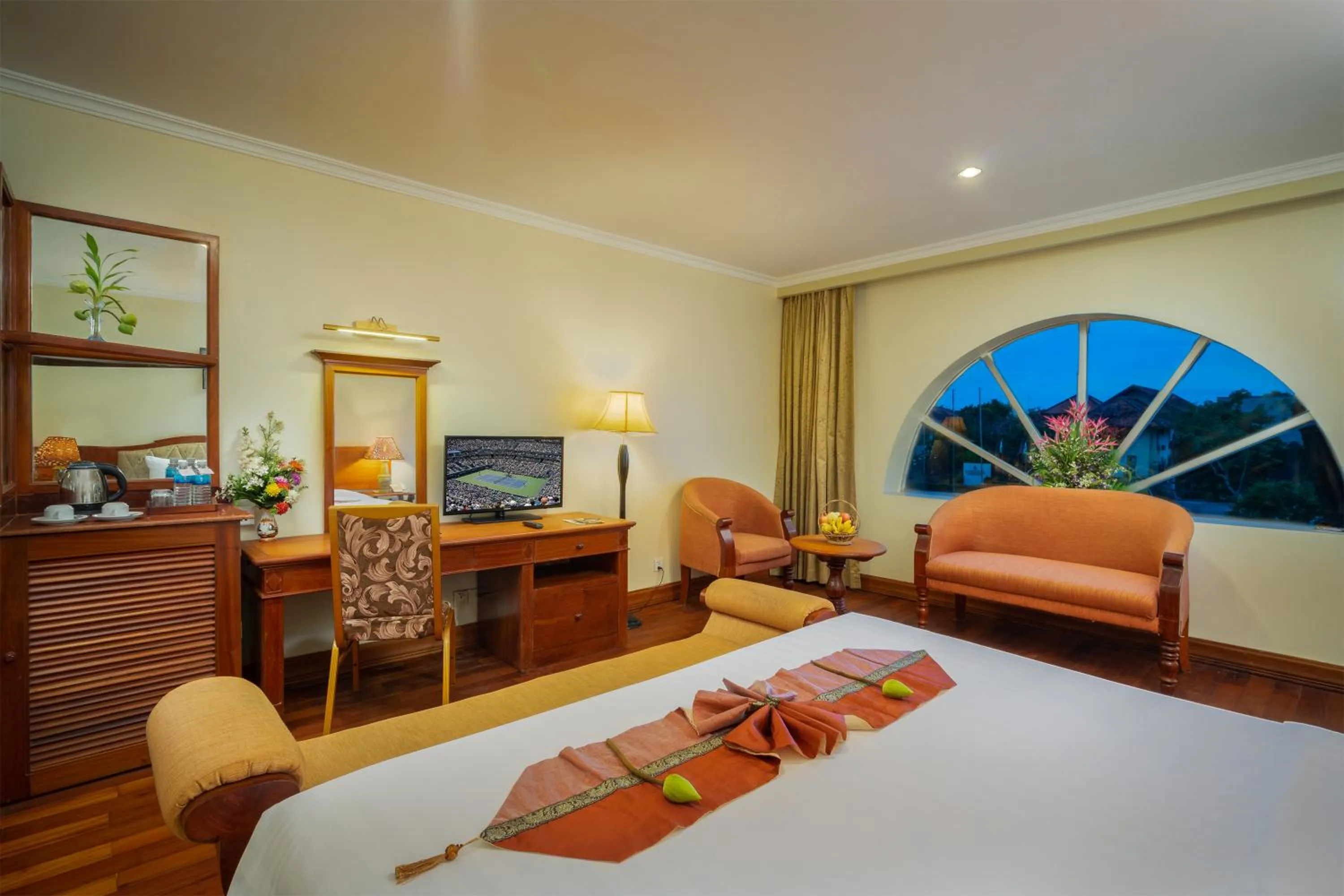 TV and multimedia in Dragon Royal Angkor Hotel