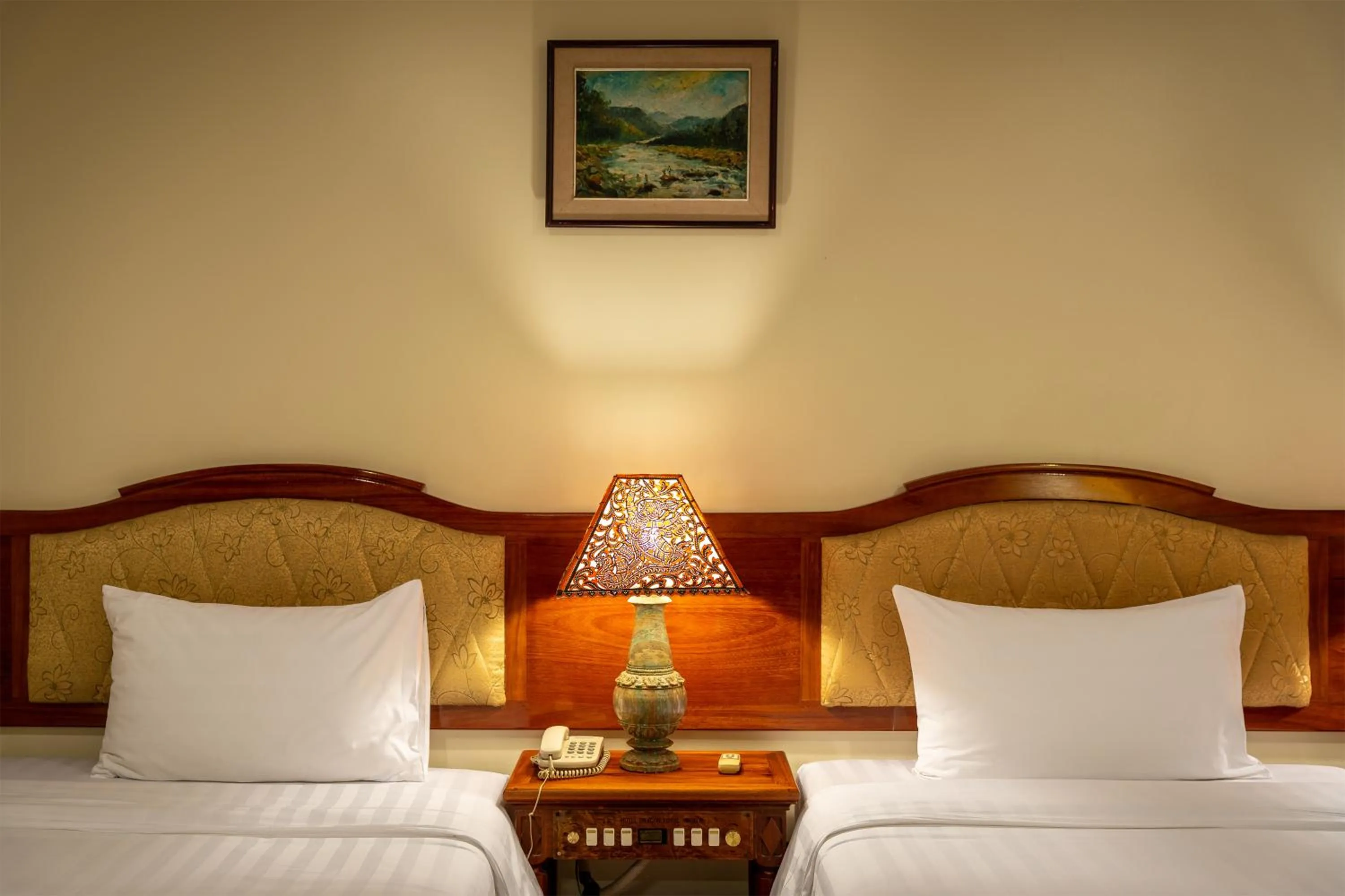 TV and multimedia in Dragon Royal Angkor Hotel