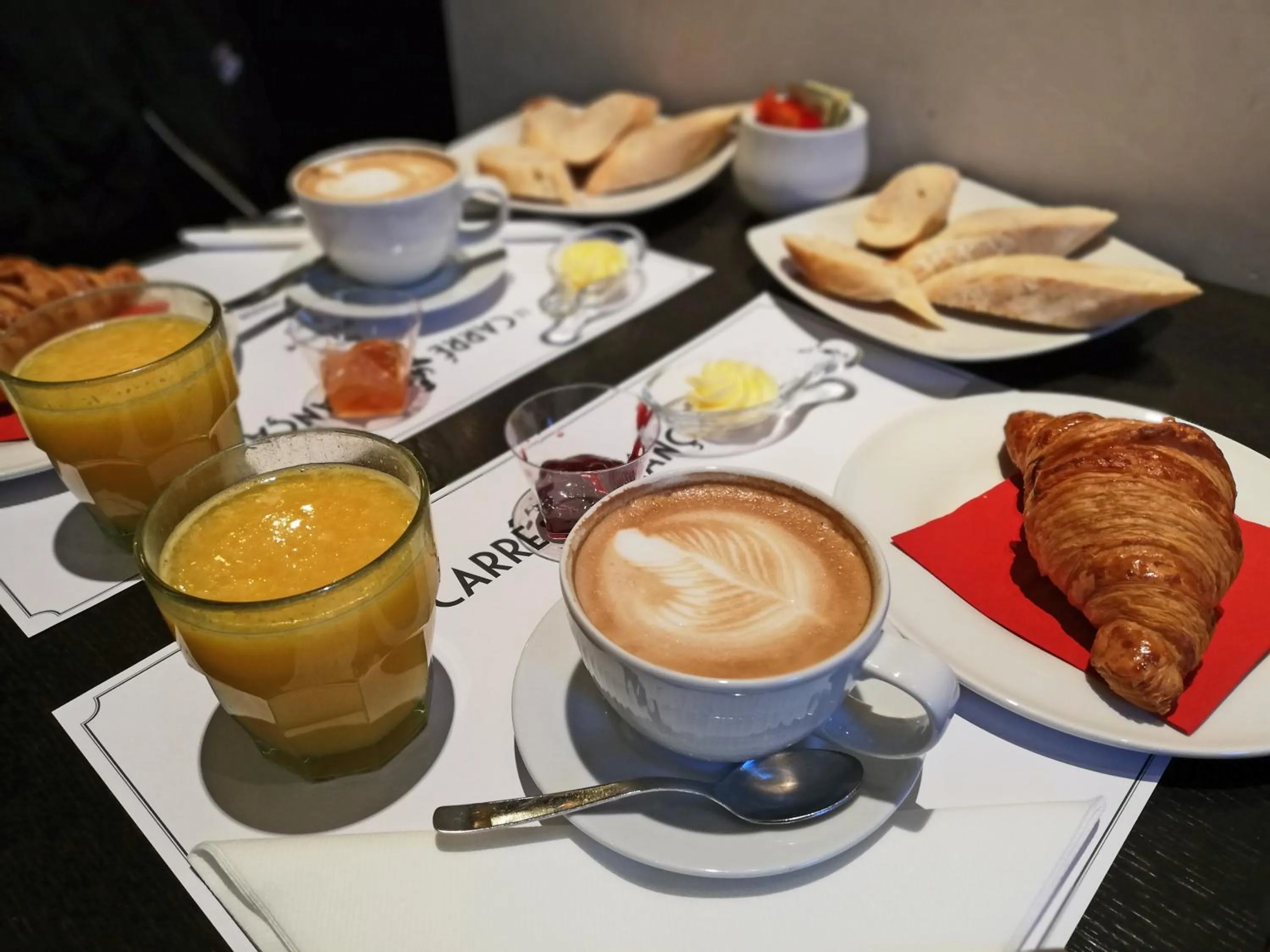 Continental breakfast in Ara Suite