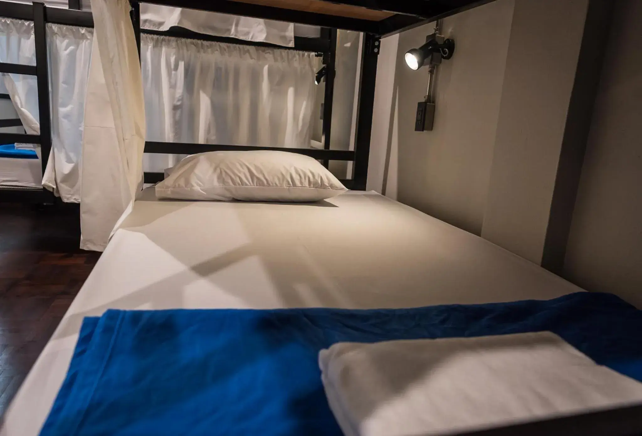 Single Bed in Male Dormitory Room in Dreamcatcher Bangkok Single Bed in Male Dormitory Room in Dreamcatcher Bangkok