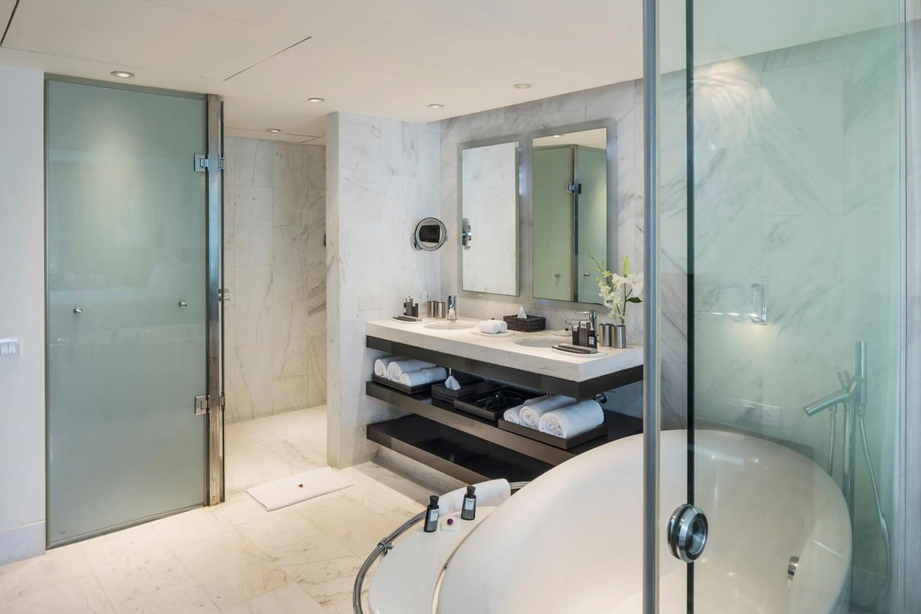 Shower in The Park Chennai