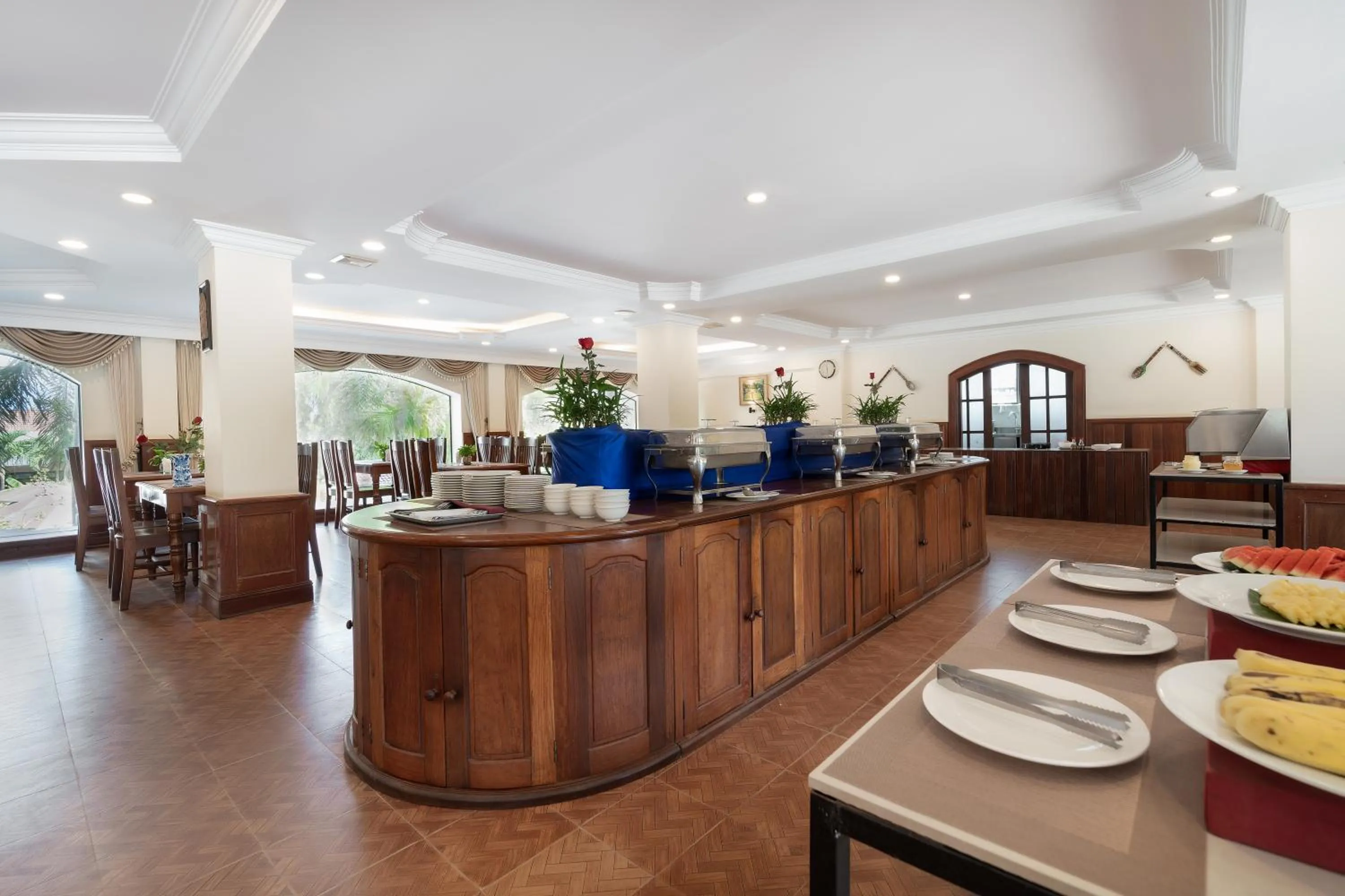 Restaurant/places to eat in Monoreach Angkor Hotel