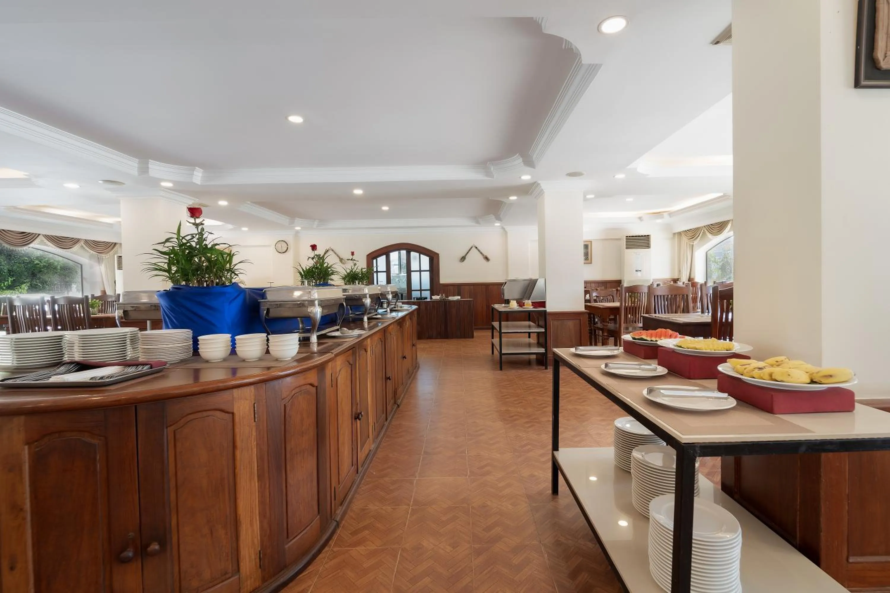 Restaurant/places to eat in Monoreach Angkor Hotel